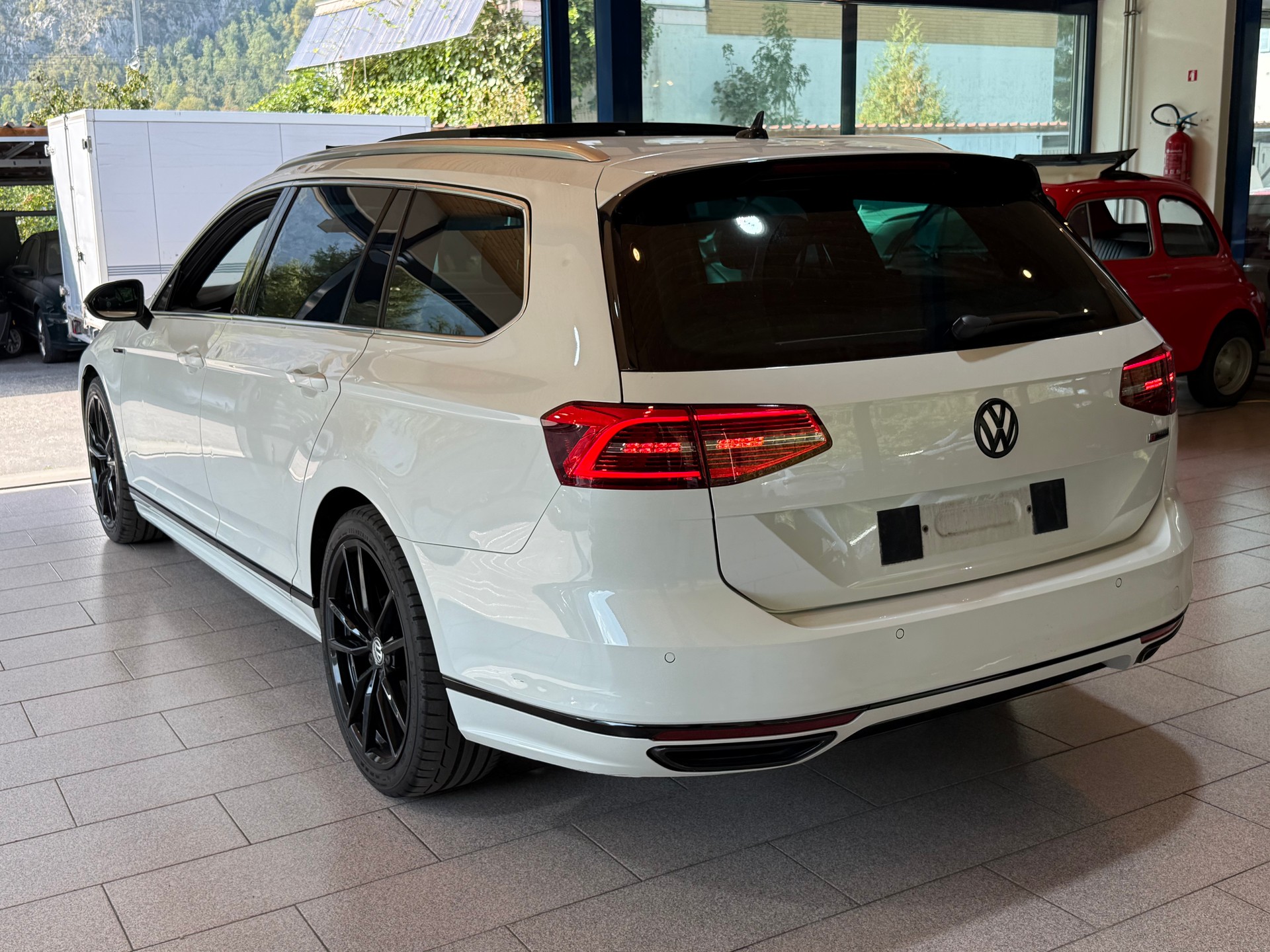 VW Passat Variant 2.0 TDI BMT High. DSG 4Motion-image-7