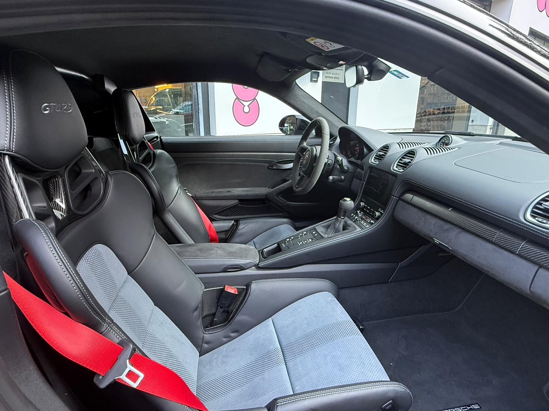 PORSCHE 718 Cayman GT4 RS PDK-image-13