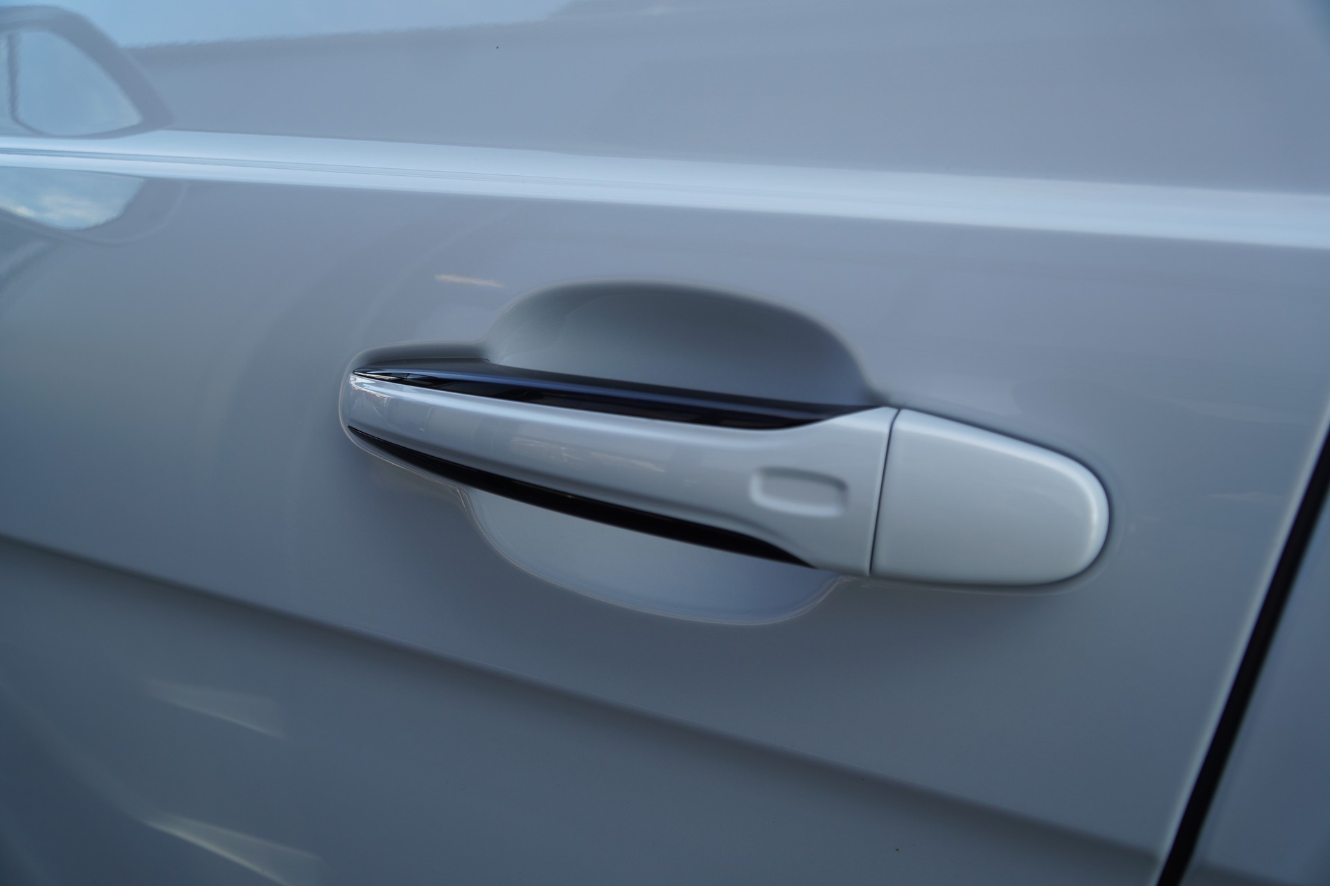 BENTLEY Bentayga V8-image-30