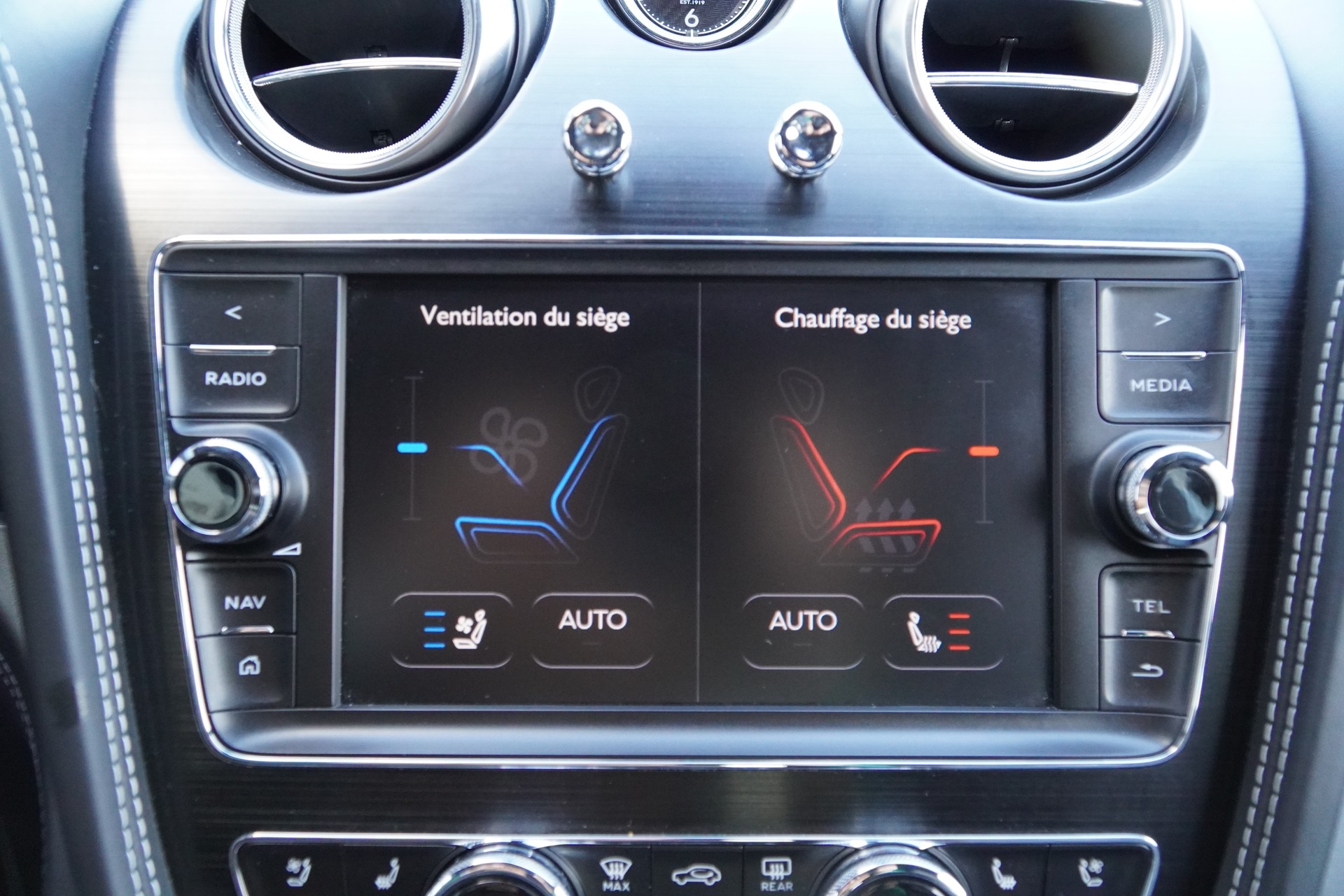 BENTLEY Bentayga V8-image-20
