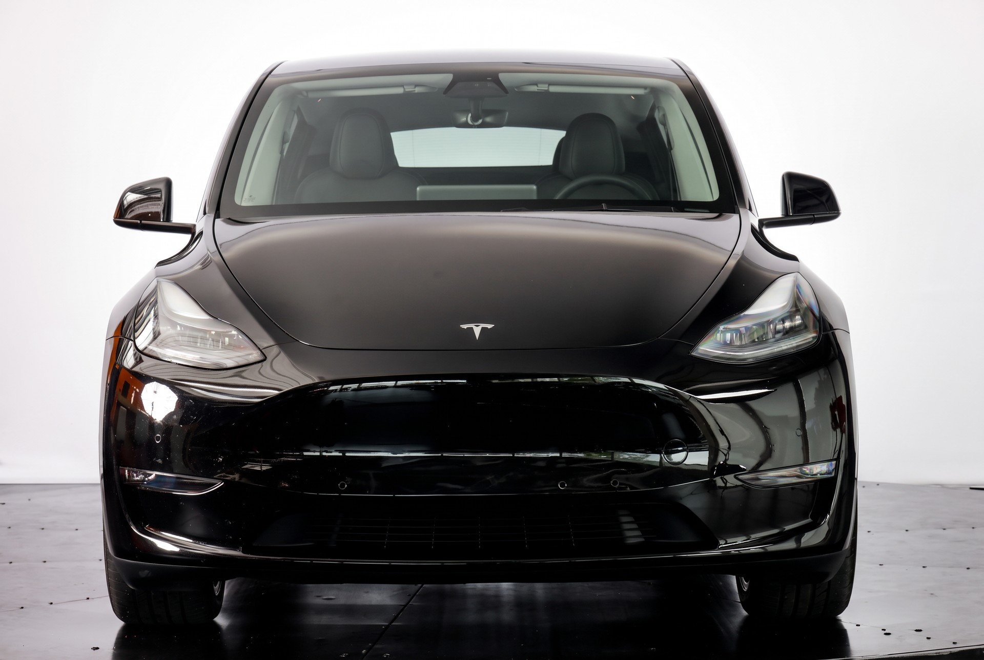 TESLA Model Y RWD • Jantes 20" Induction • Autopilot • Garantie Tesla 11.2027-image-1