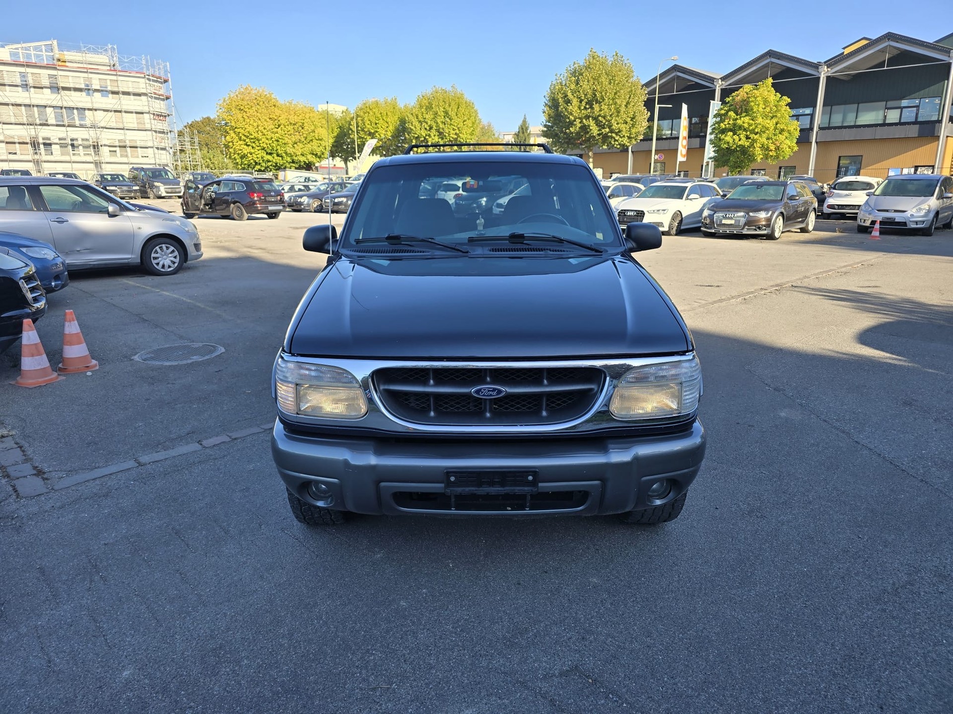 FORD Explorer 4.0 Ltd. Edition-image-0