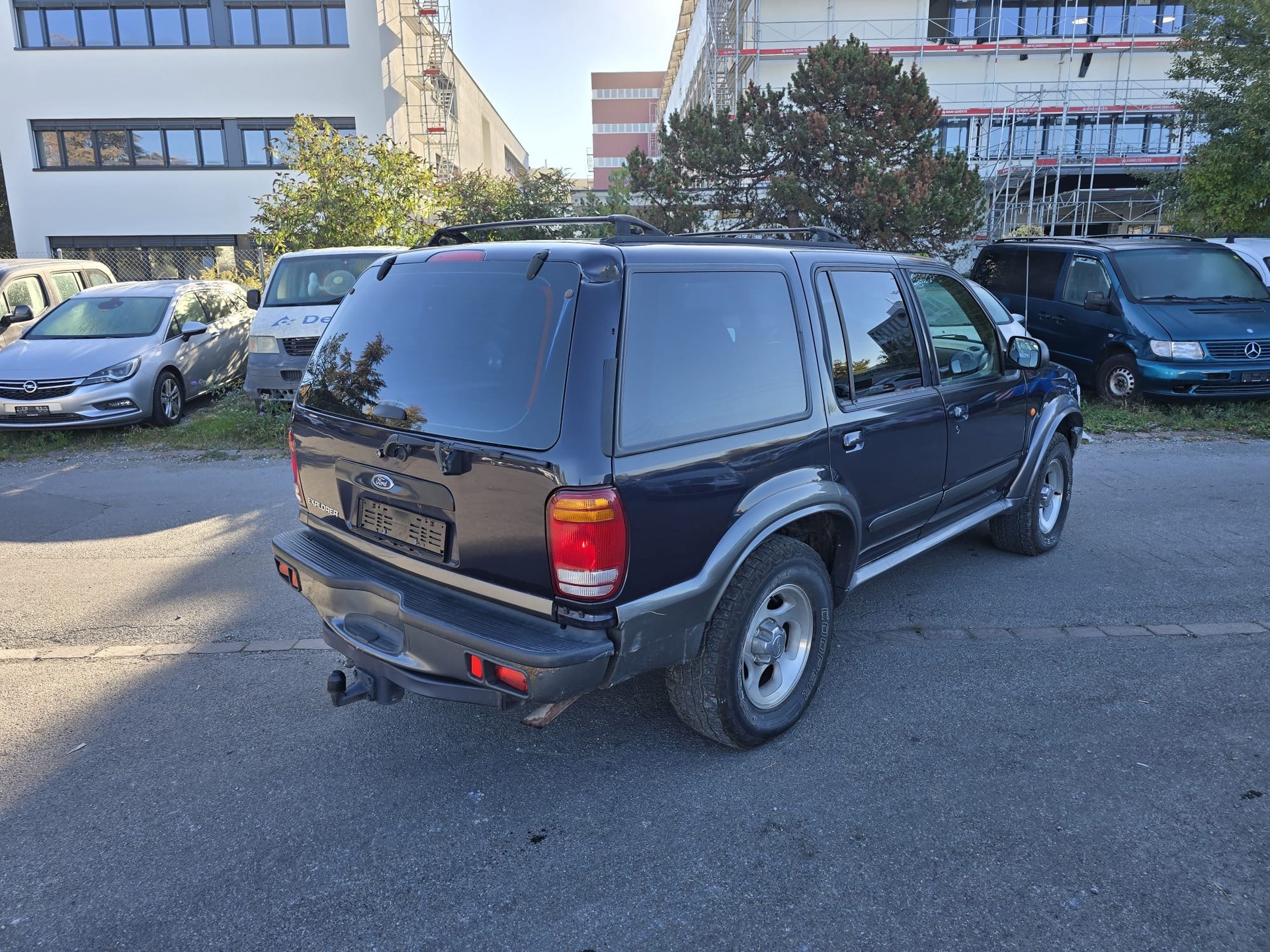 FORD Explorer 4.0 Ltd. Edition-image-5