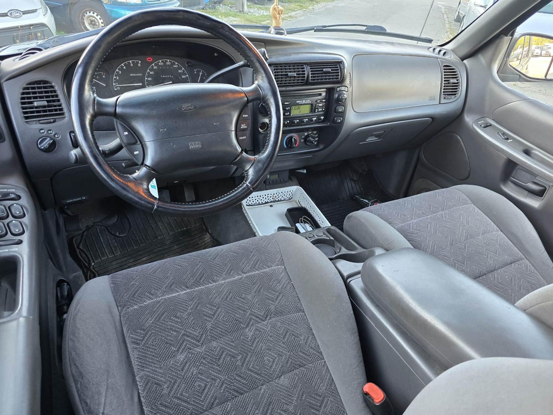 FORD Explorer 4.0 Ltd. Edition-image-13