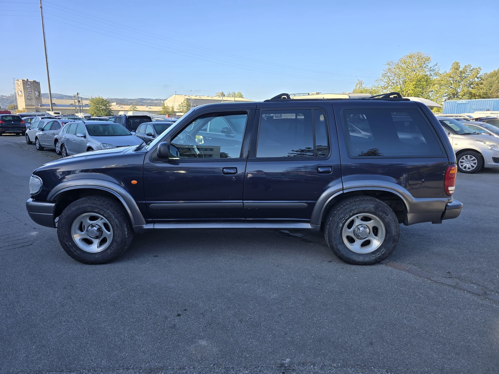 FORD Explorer 4.0 Ltd. Edition-image-3