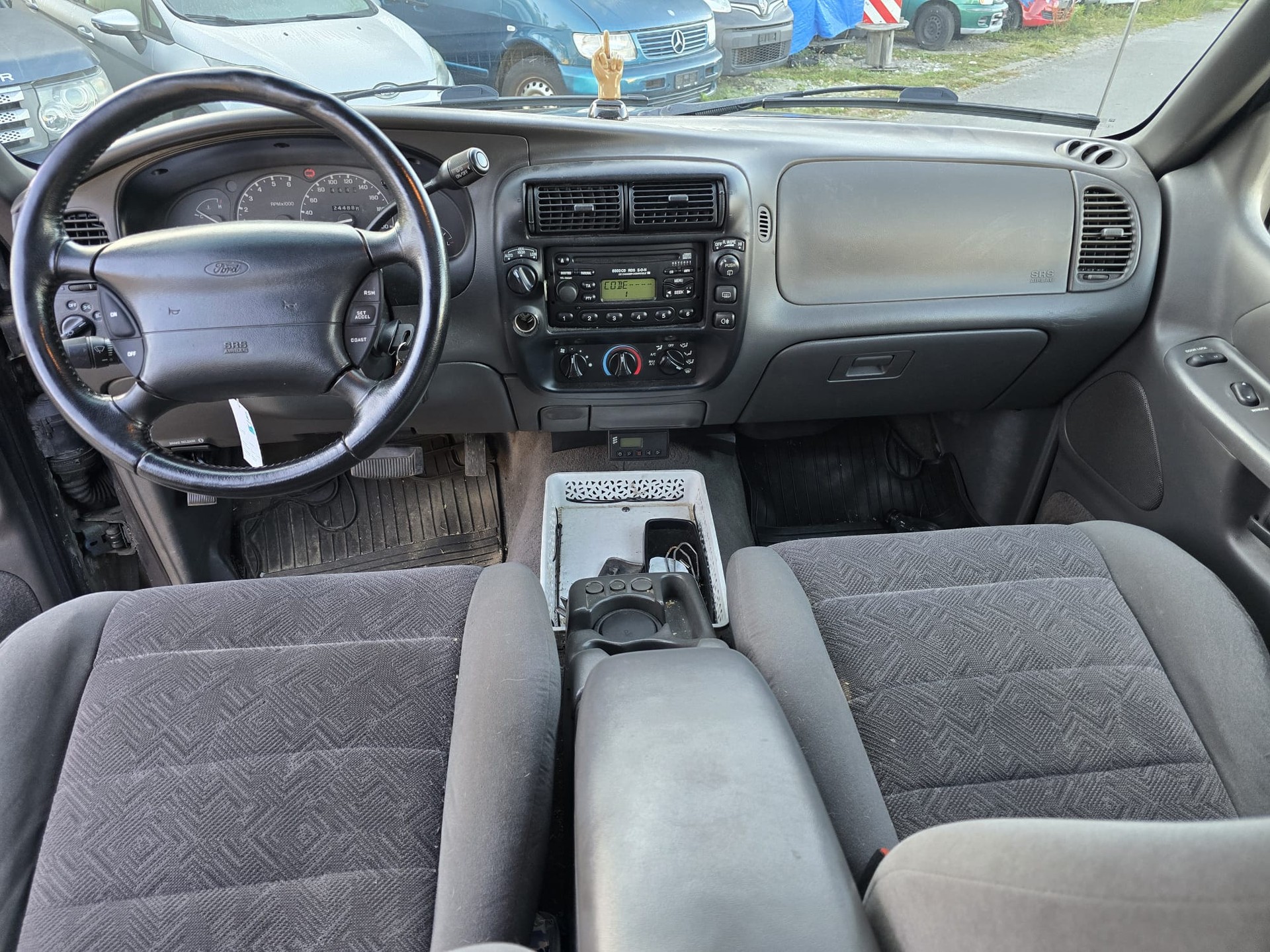 FORD Explorer 4.0 Ltd. Edition-image-12