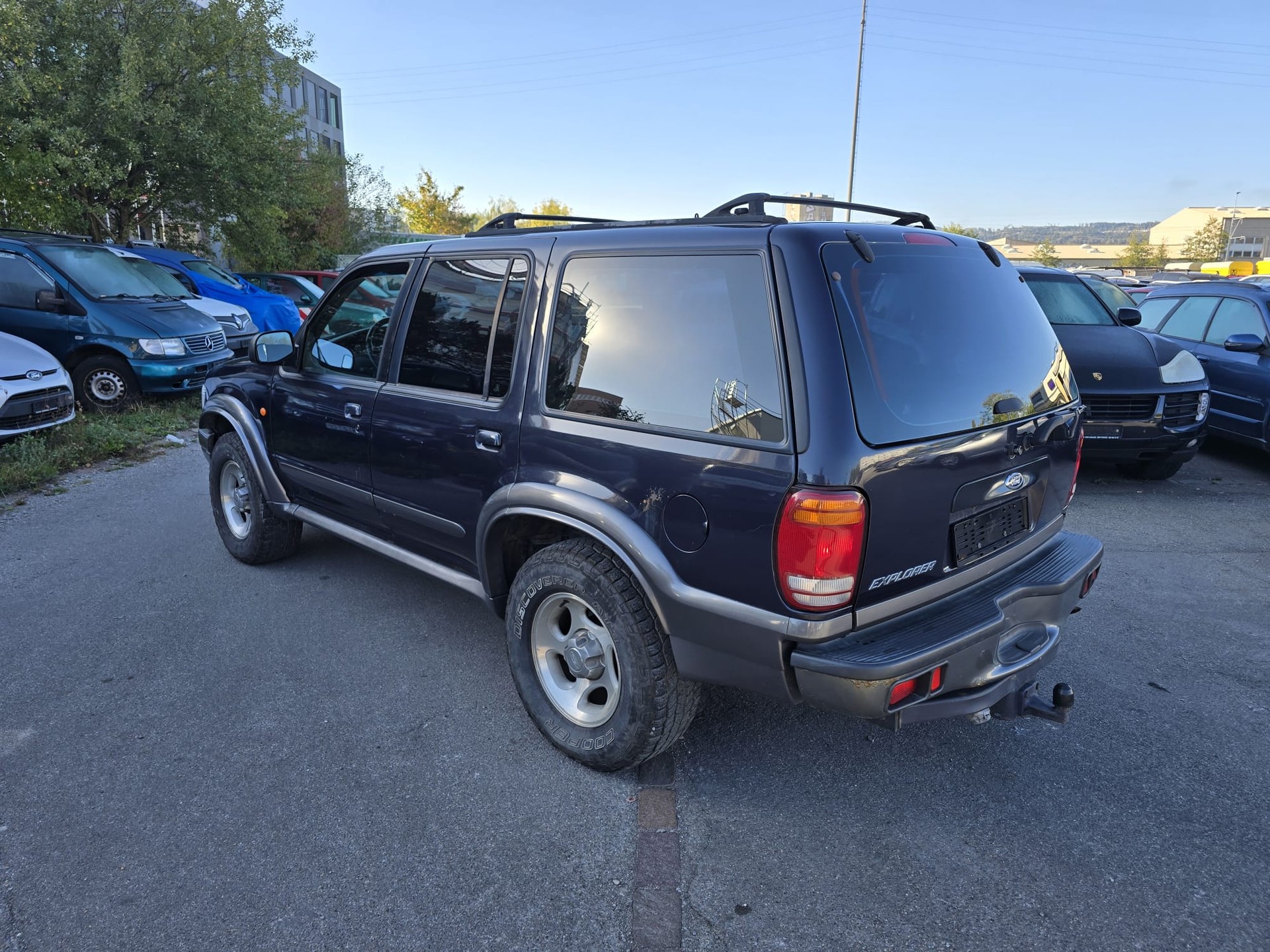 FORD Explorer 4.0 Ltd. Edition-image-4