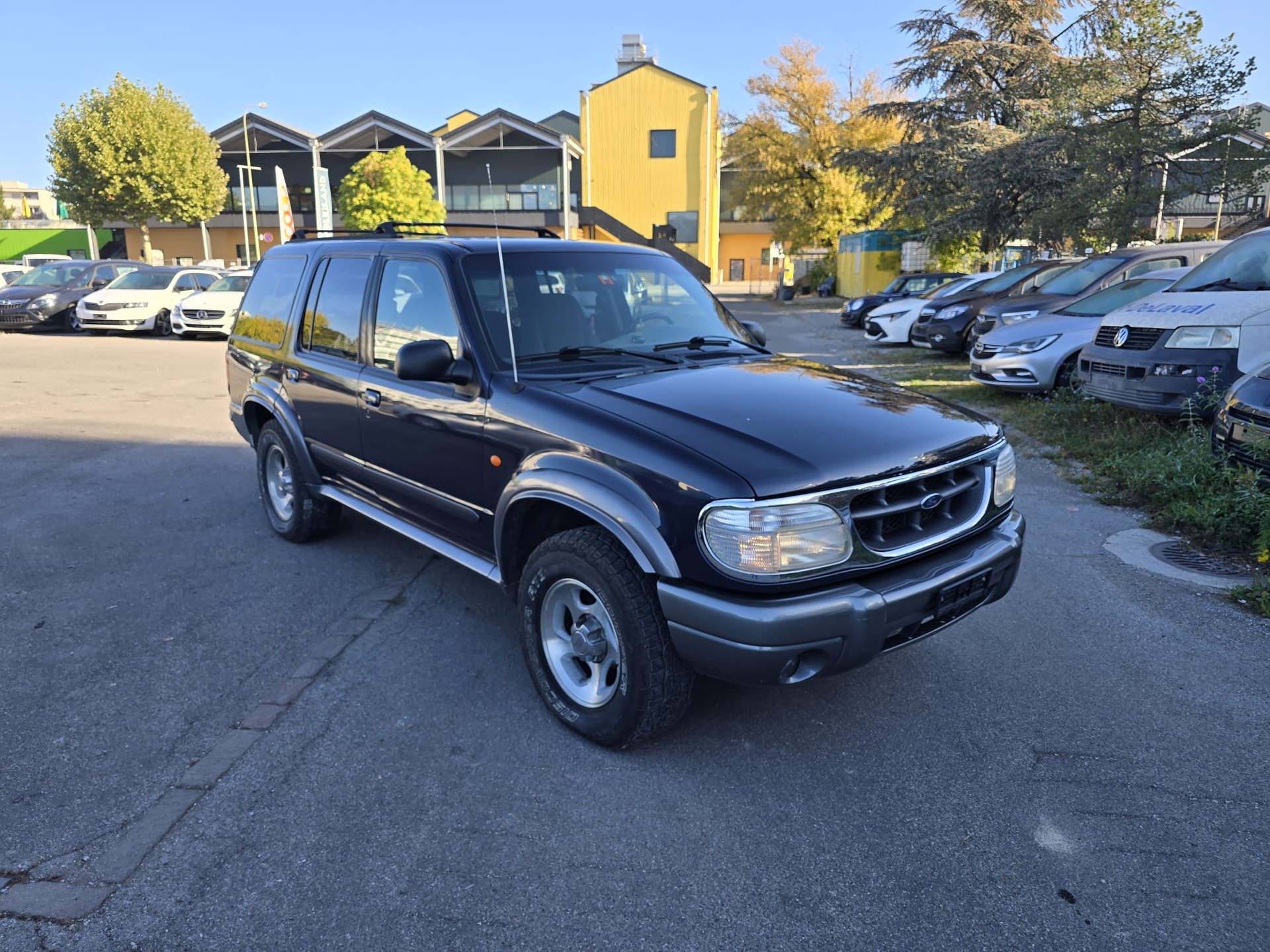 FORD Explorer 4.0 Ltd. Edition-image-1