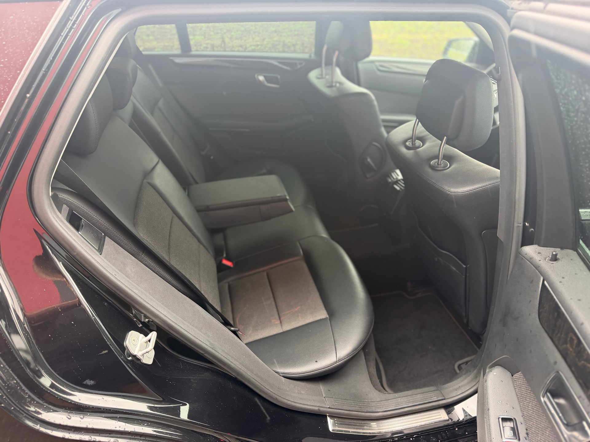 MERCEDES-BENZ E 250 CDI BlueEfficiency 4Matic 7G-Tronic-image-11