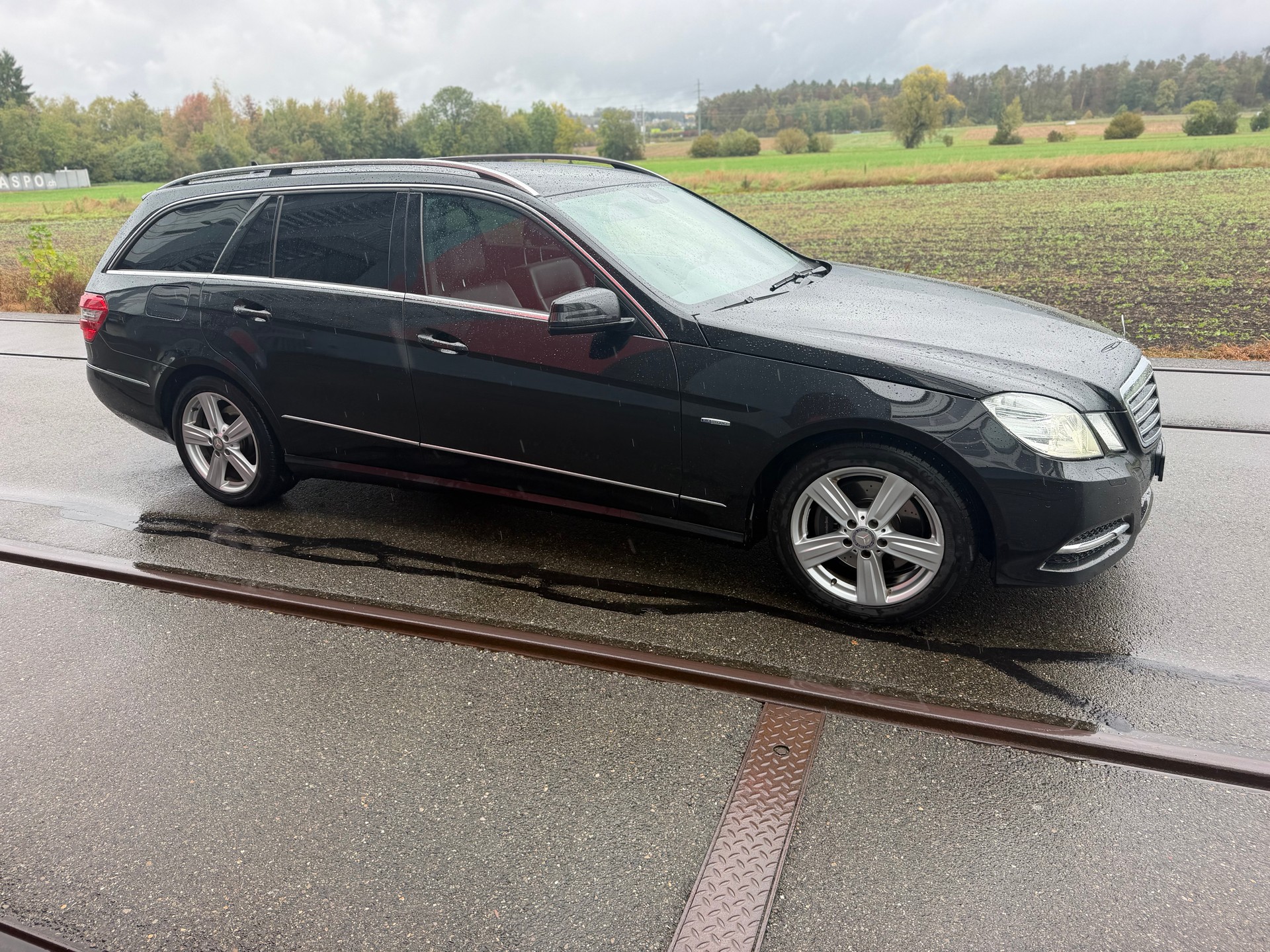 MERCEDES-BENZ E 250 CDI BlueEfficiency 4Matic 7G-Tronic-image-3