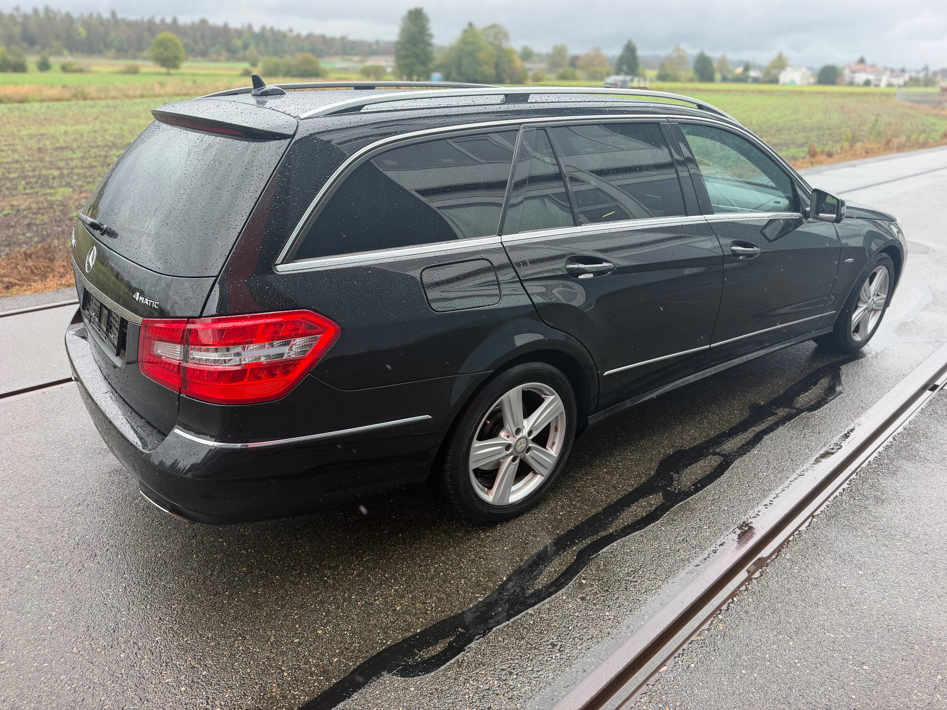MERCEDES-BENZ E 250 CDI BlueEfficiency 4Matic 7G-Tronic-image-4