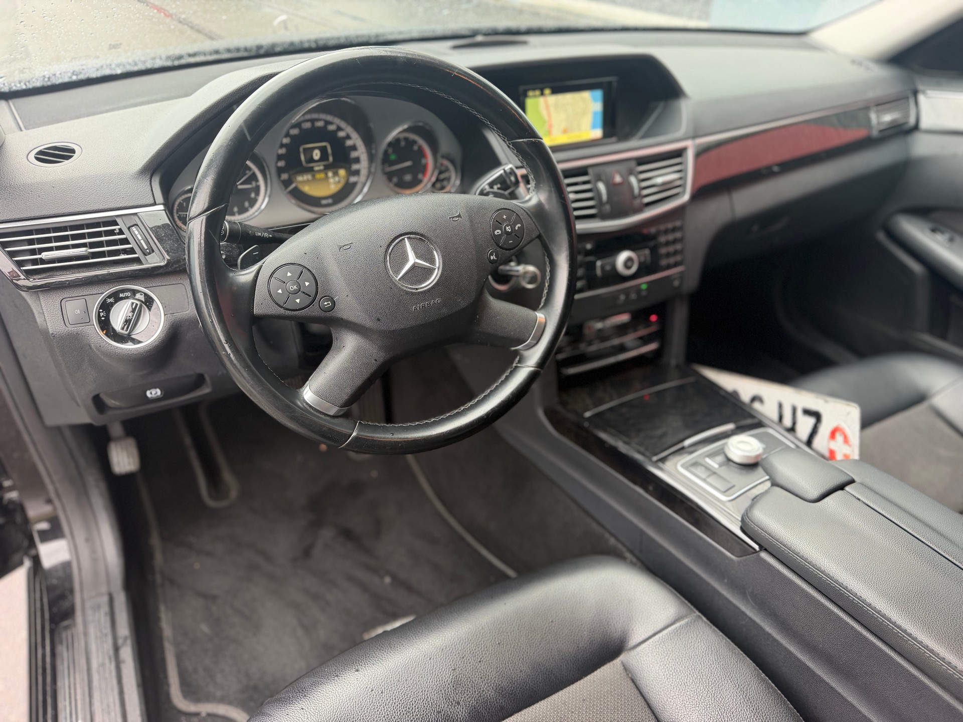 MERCEDES-BENZ E 250 CDI BlueEfficiency 4Matic 7G-Tronic-image-18
