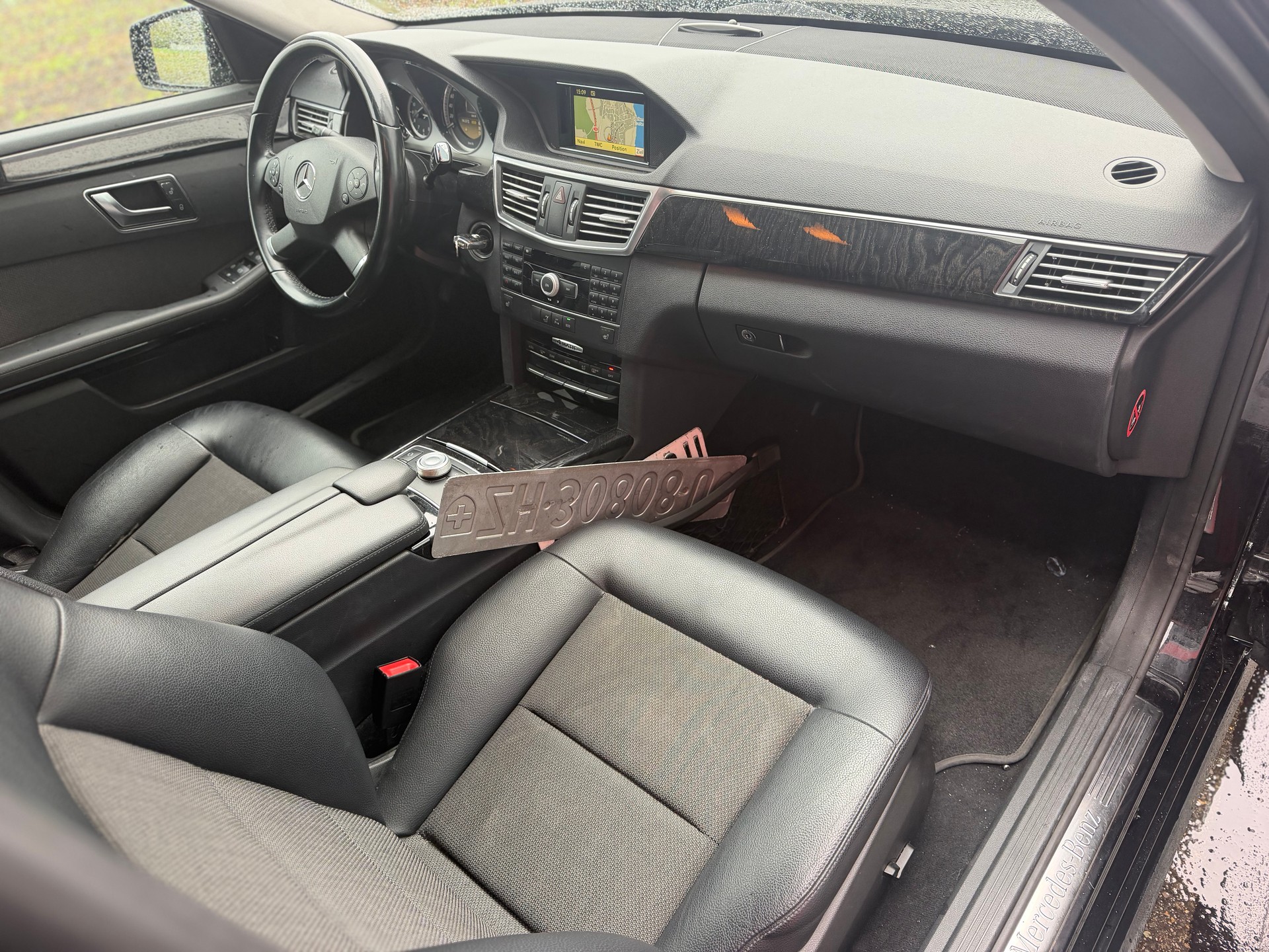 MERCEDES-BENZ E 250 CDI BlueEfficiency 4Matic 7G-Tronic-image-16