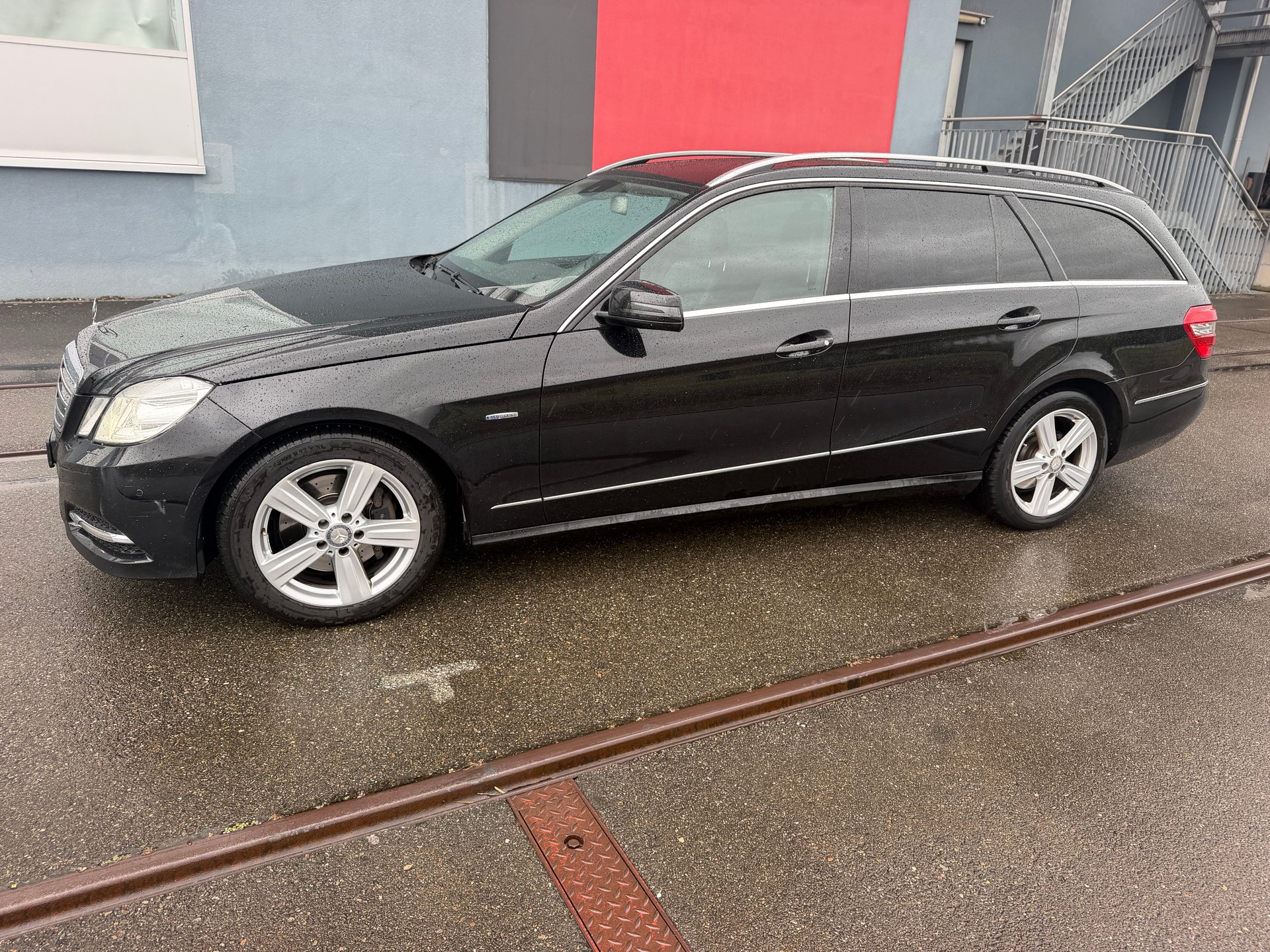 MERCEDES-BENZ E 250 CDI BlueEfficiency 4Matic 7G-Tronic-image-19