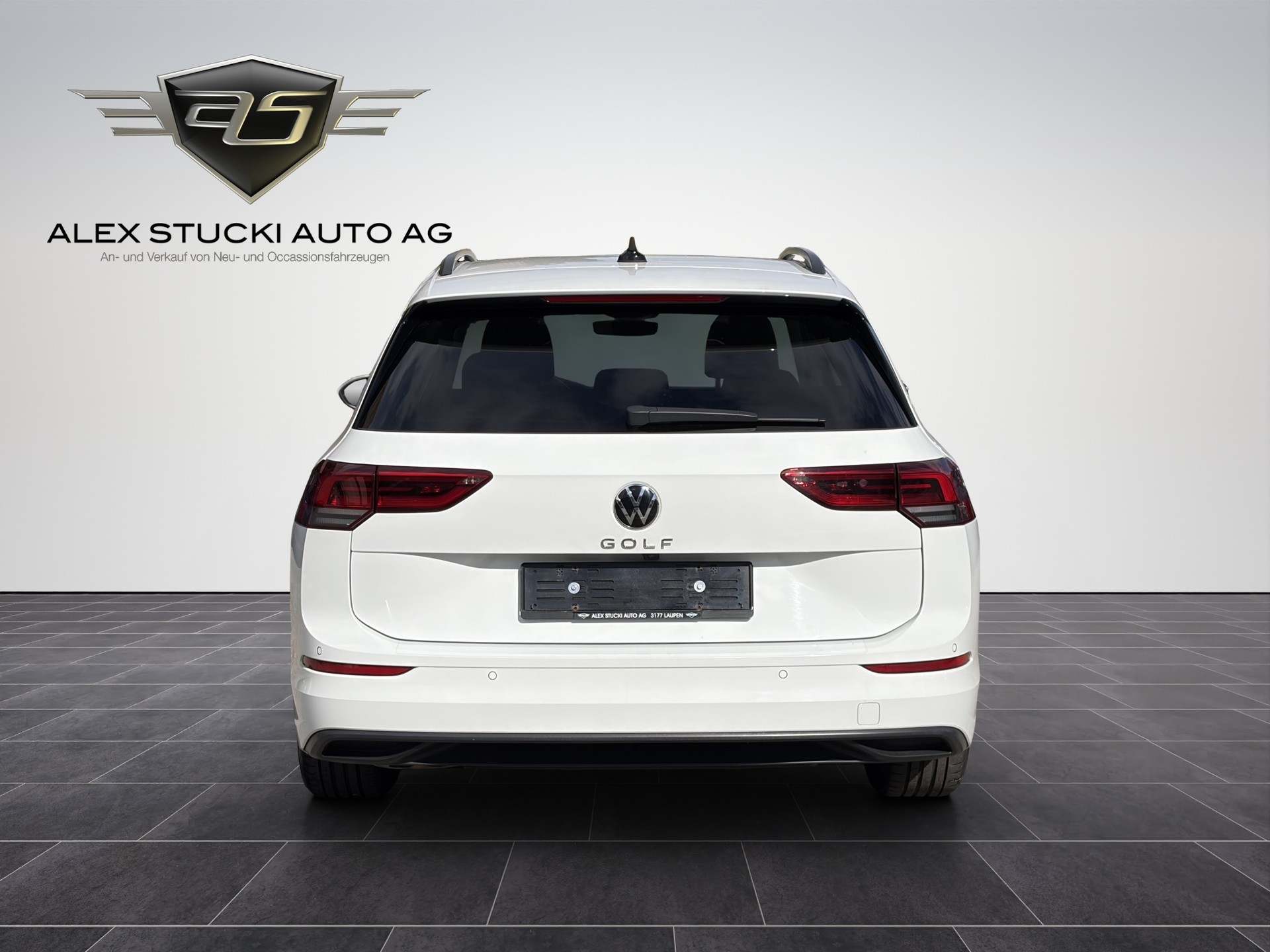 VW Golf Variant 2.0 TDI Life DSG 4Motion-image-7