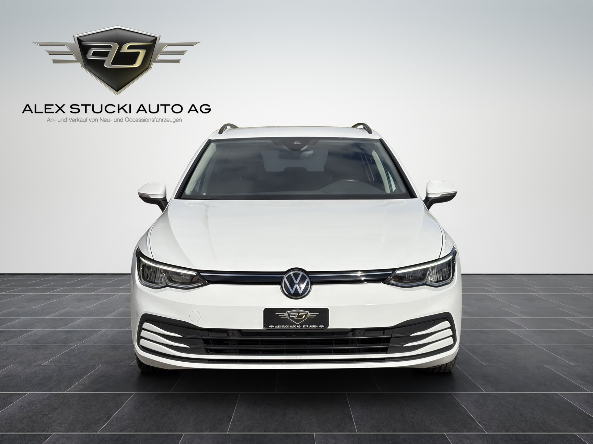 VW Golf Variant 2.0 TDI Life DSG 4Motion-image-1
