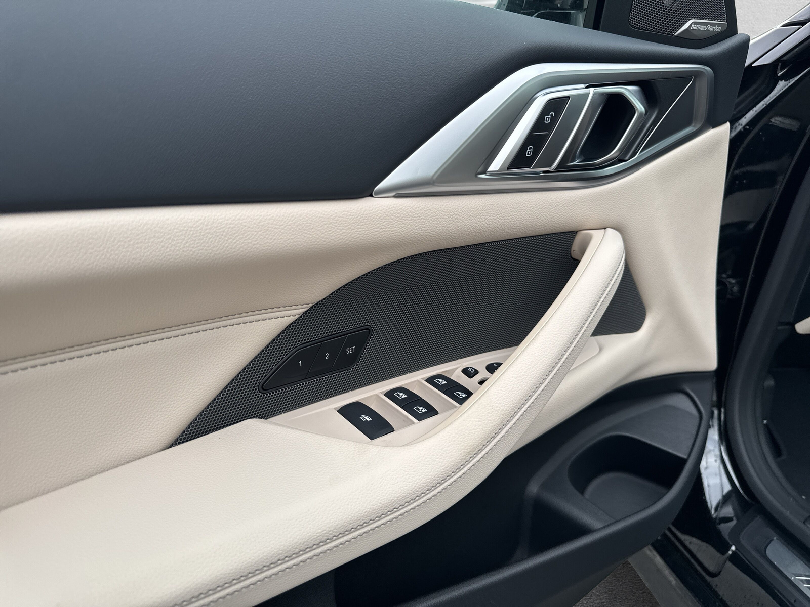 BMW M440i xDrive 48V Cabriolet M Sport Pro Steptronic-image-16