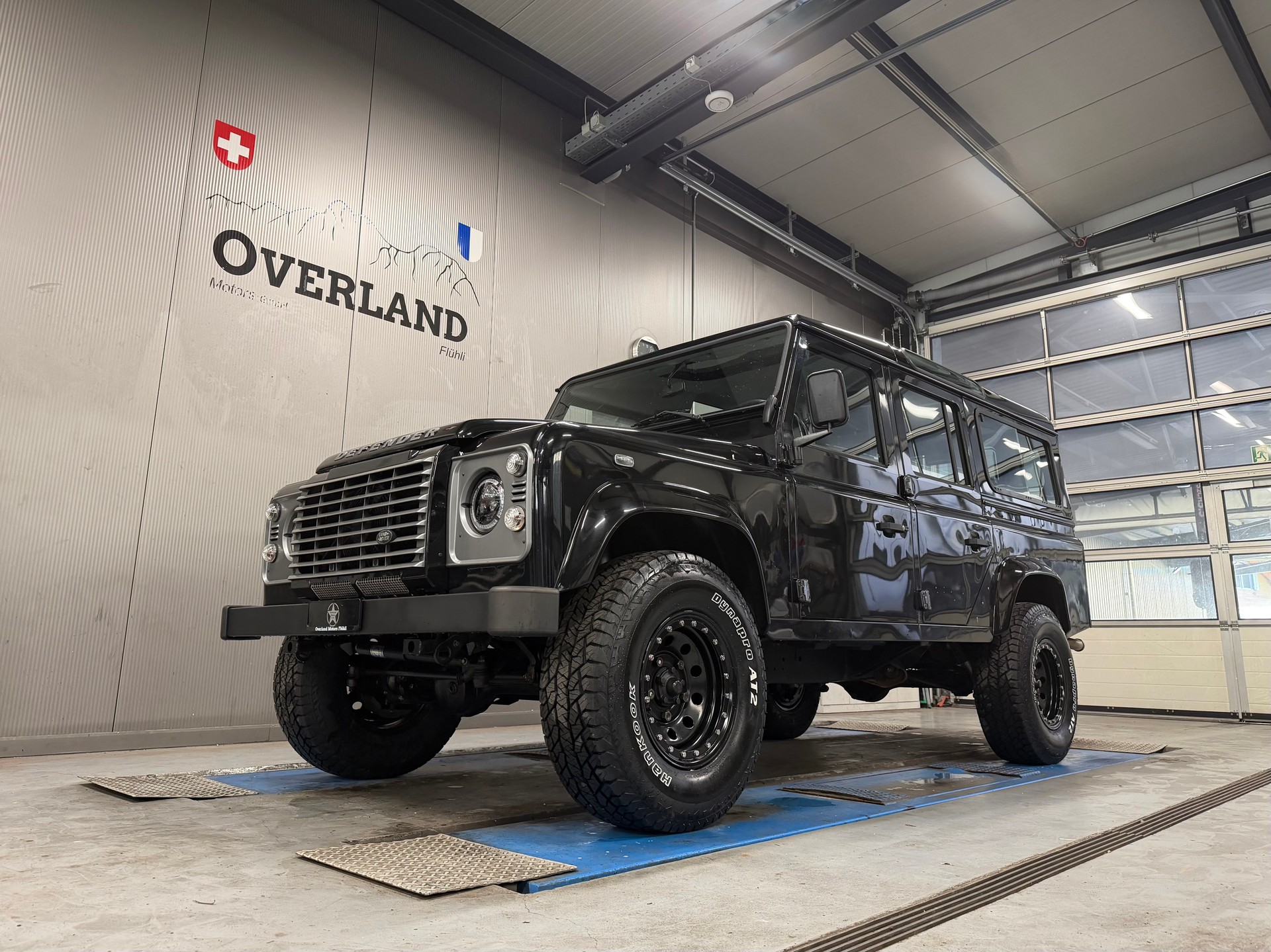 LAND ROVER Defender 110 2.2 TD4-image-18