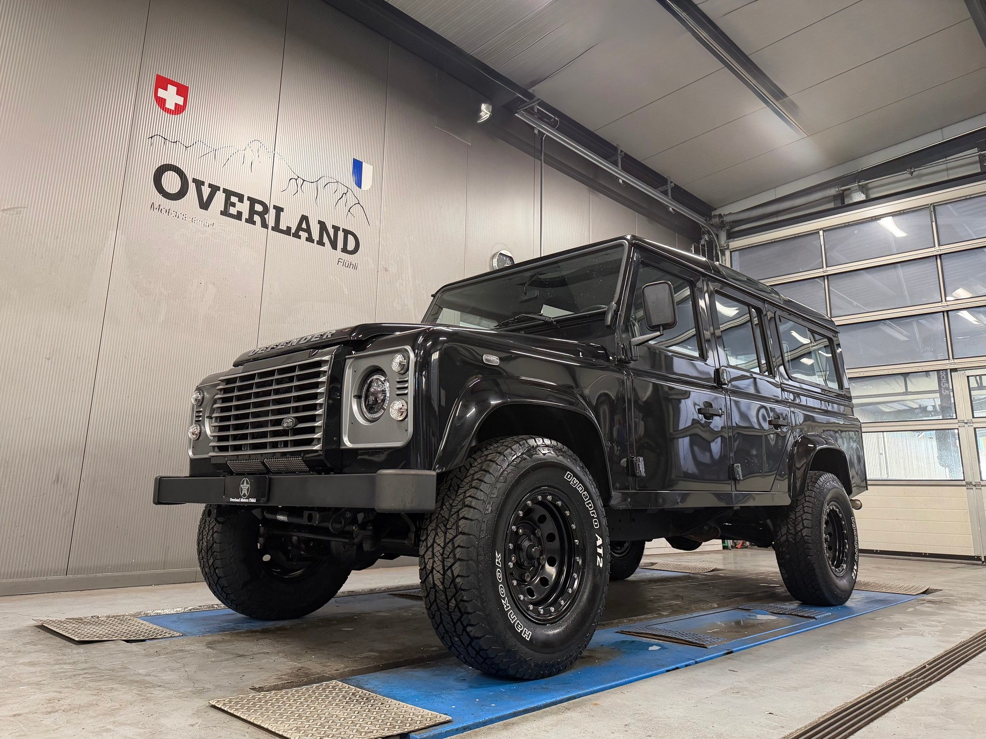 LAND ROVER Defender 110 2.2 TD4-image-0