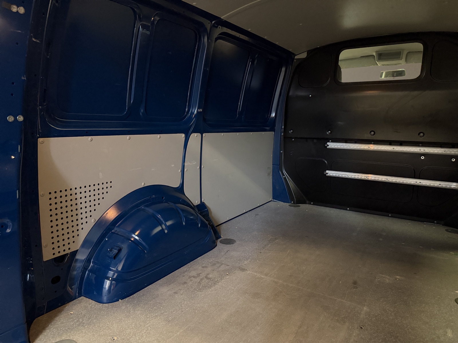 VW T6 2.0 TDI Transporter-image-7