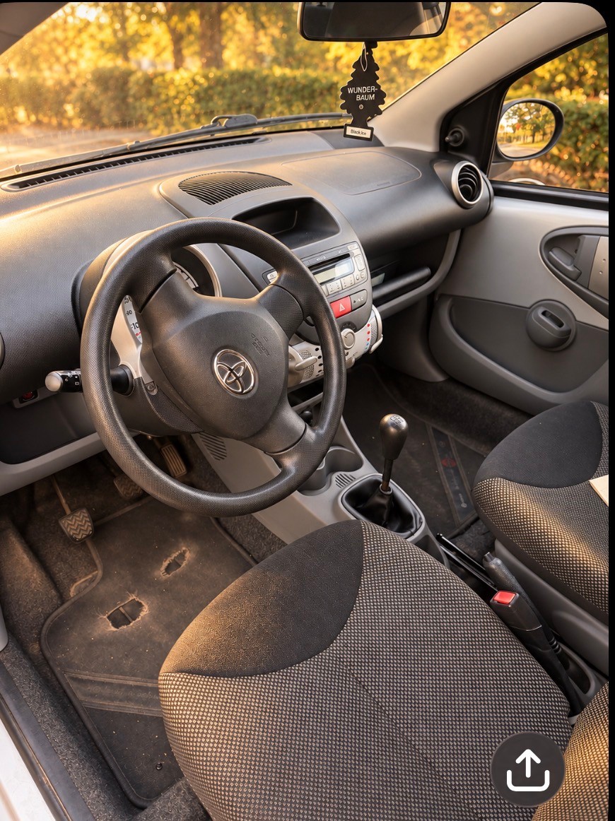 TOYOTA Aygo 1.0 Linea Luna-image-2