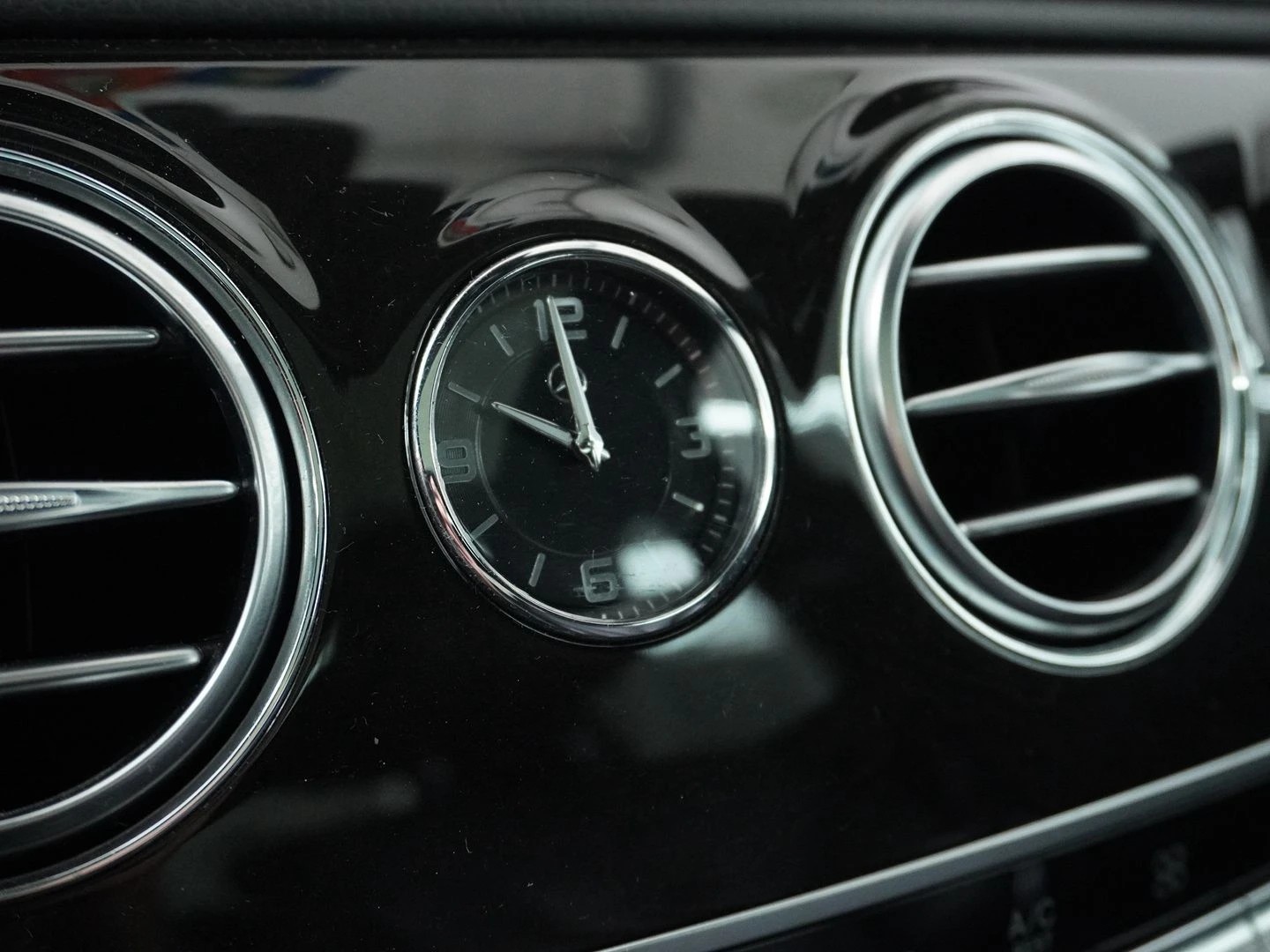MERCEDES-BENZ S 500 4Matic 7G-Tronic AMG Line-image-14