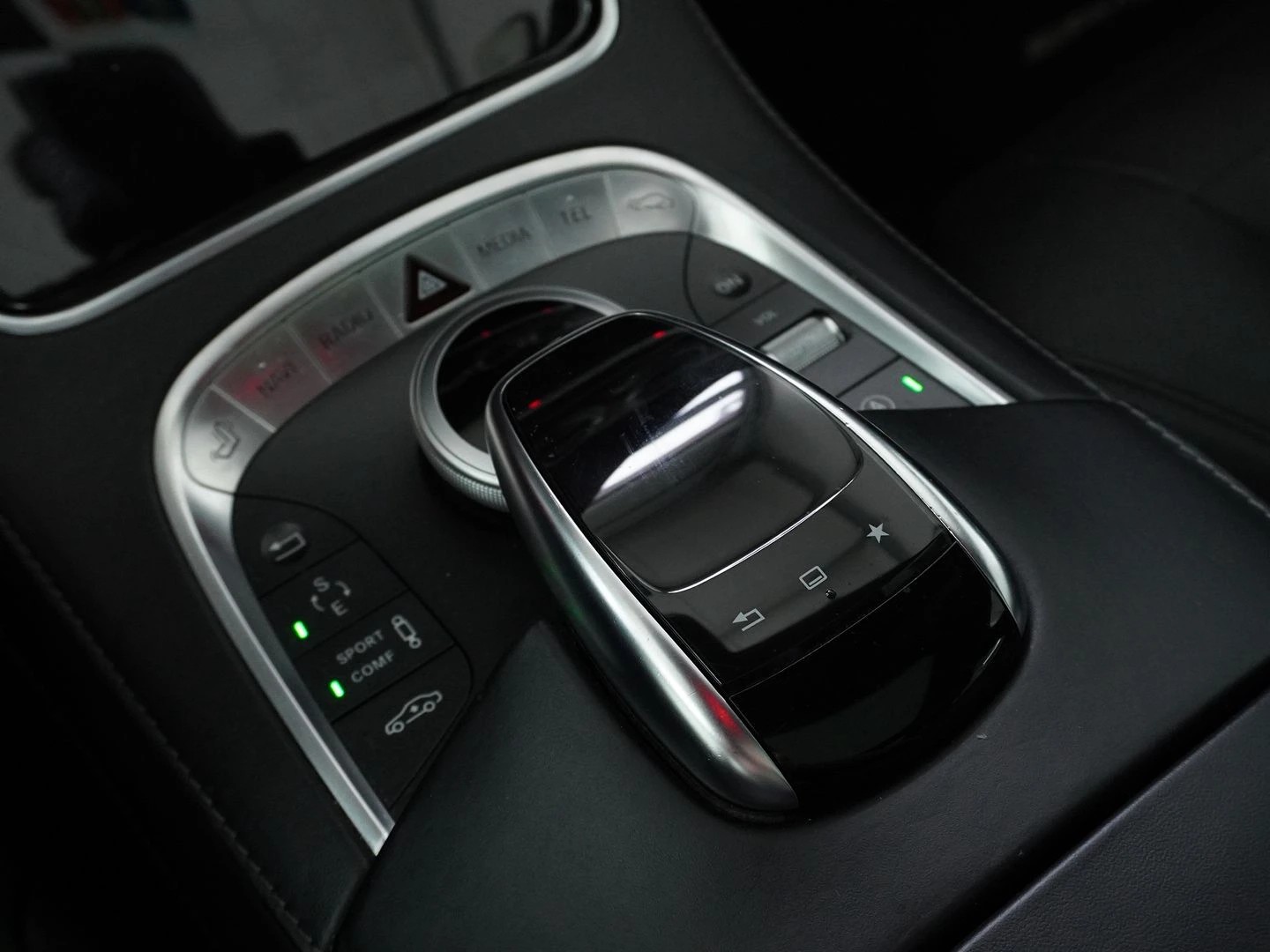 MERCEDES-BENZ S 500 4Matic 7G-Tronic AMG Line-image-12