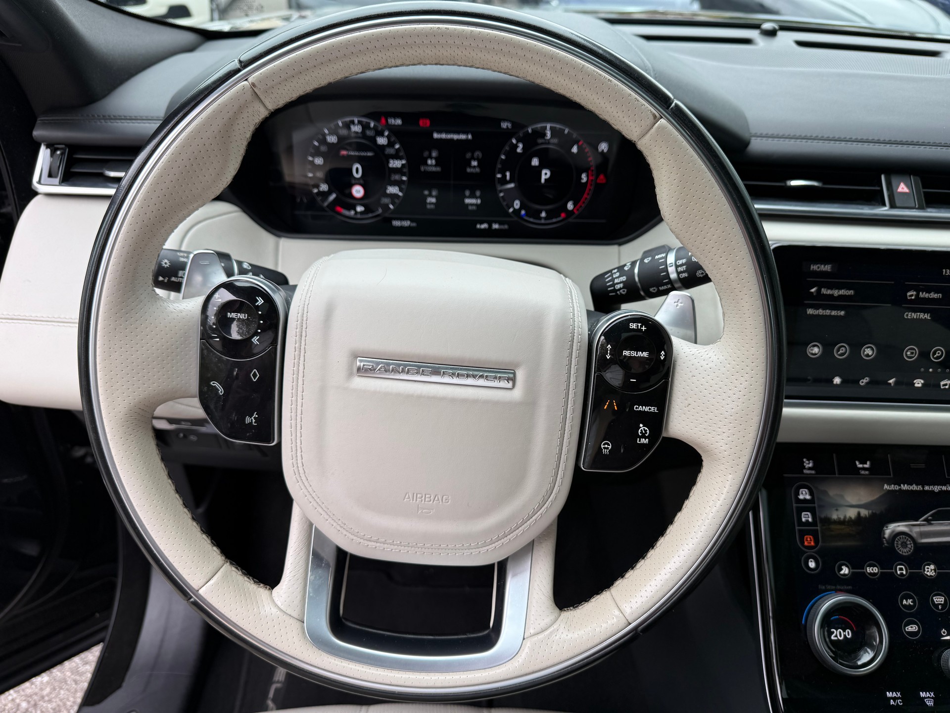 LAND ROVER Range Rover Velar D 300 First Edition Automatic-image-11