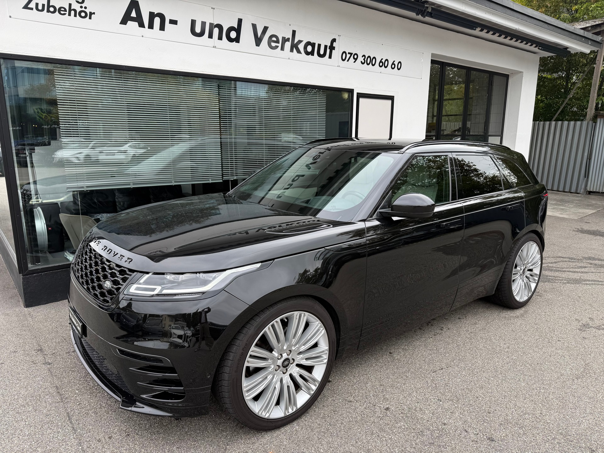 LAND ROVER Range Rover Velar D 300 First Edition Automatic-image-0