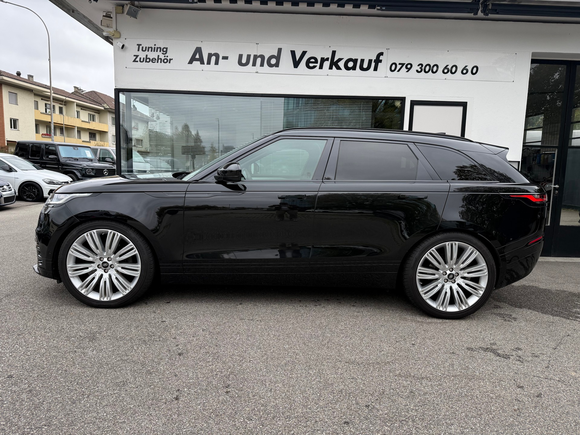 LAND ROVER Range Rover Velar D 300 First Edition Automatic-image-3