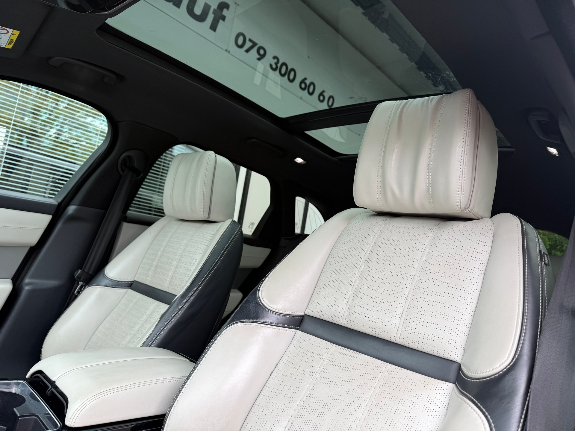 LAND ROVER Range Rover Velar D 300 First Edition Automatic-image-9