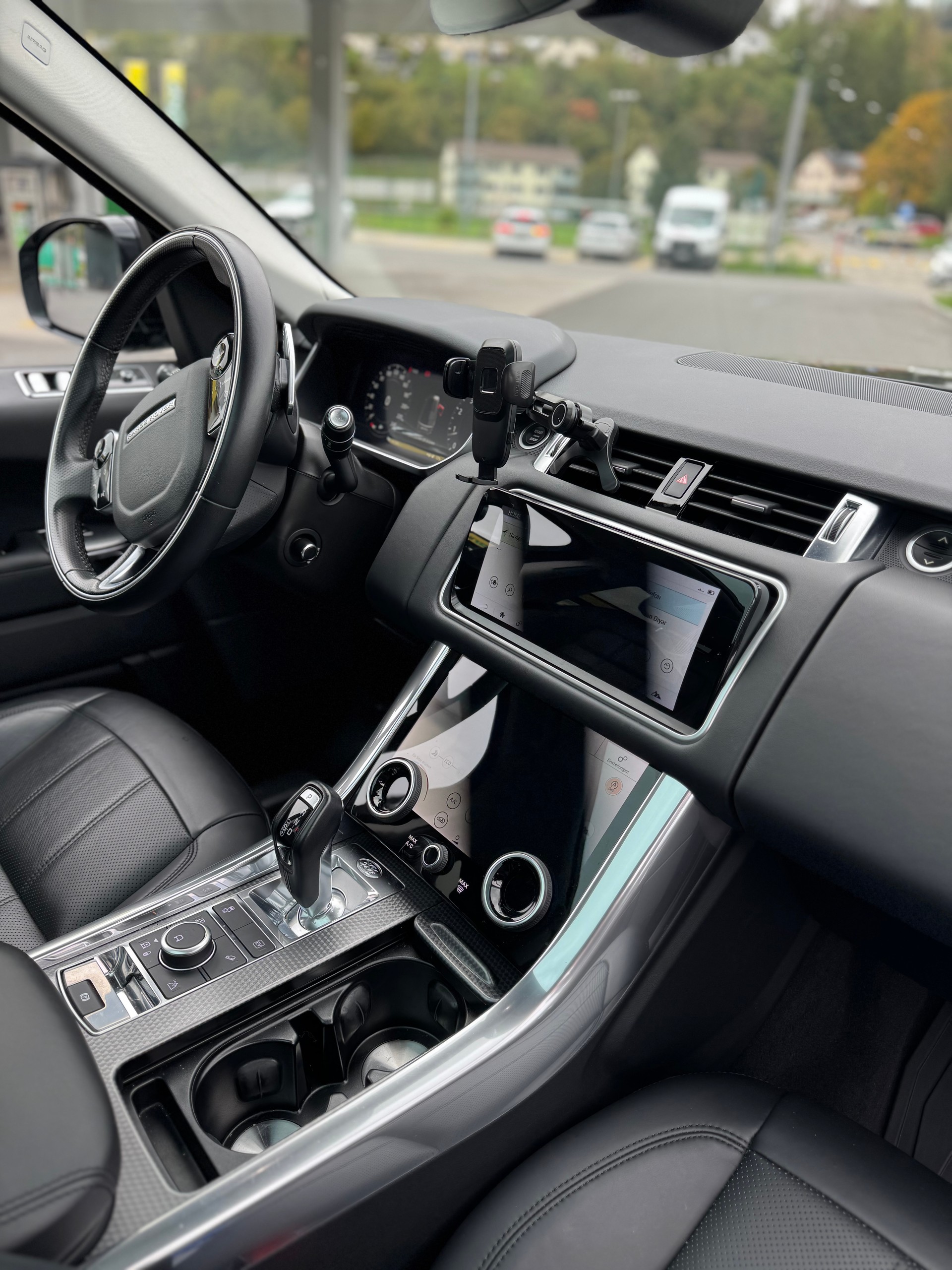LAND ROVER 2.0 P400e HSE Dynamic-image-0