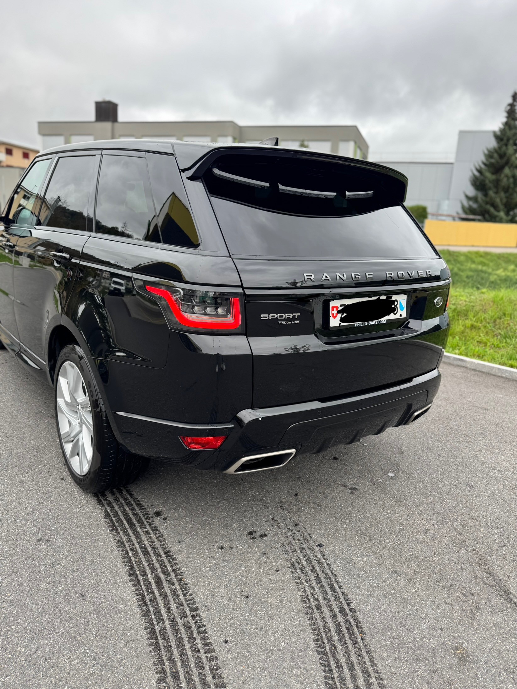 LAND ROVER 2.0 P400e HSE Dynamic-image-1