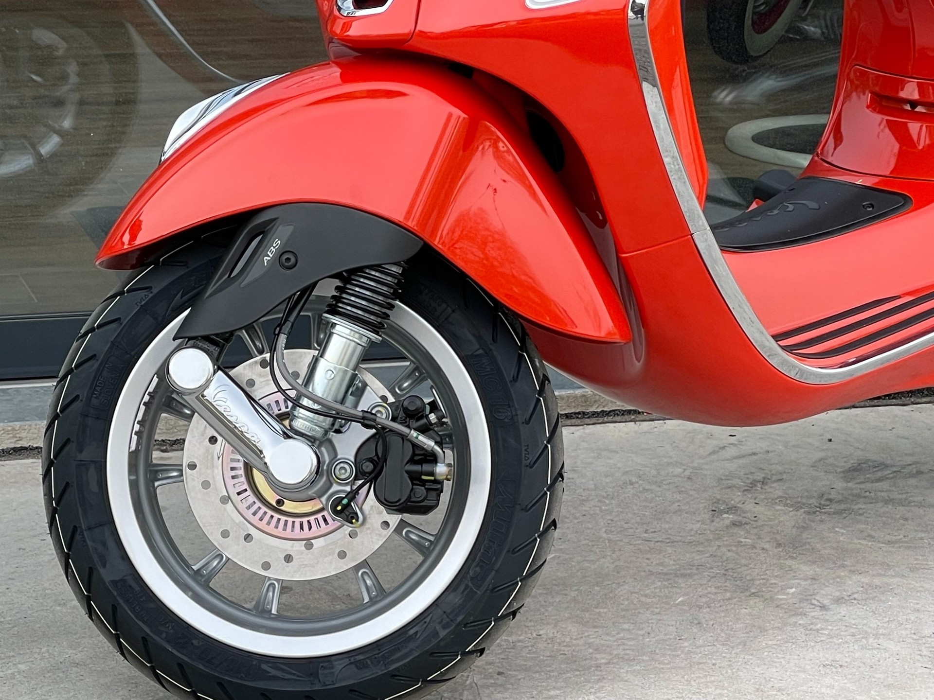 PIAGGIO Vespa 125 Primavera ABS-image-2