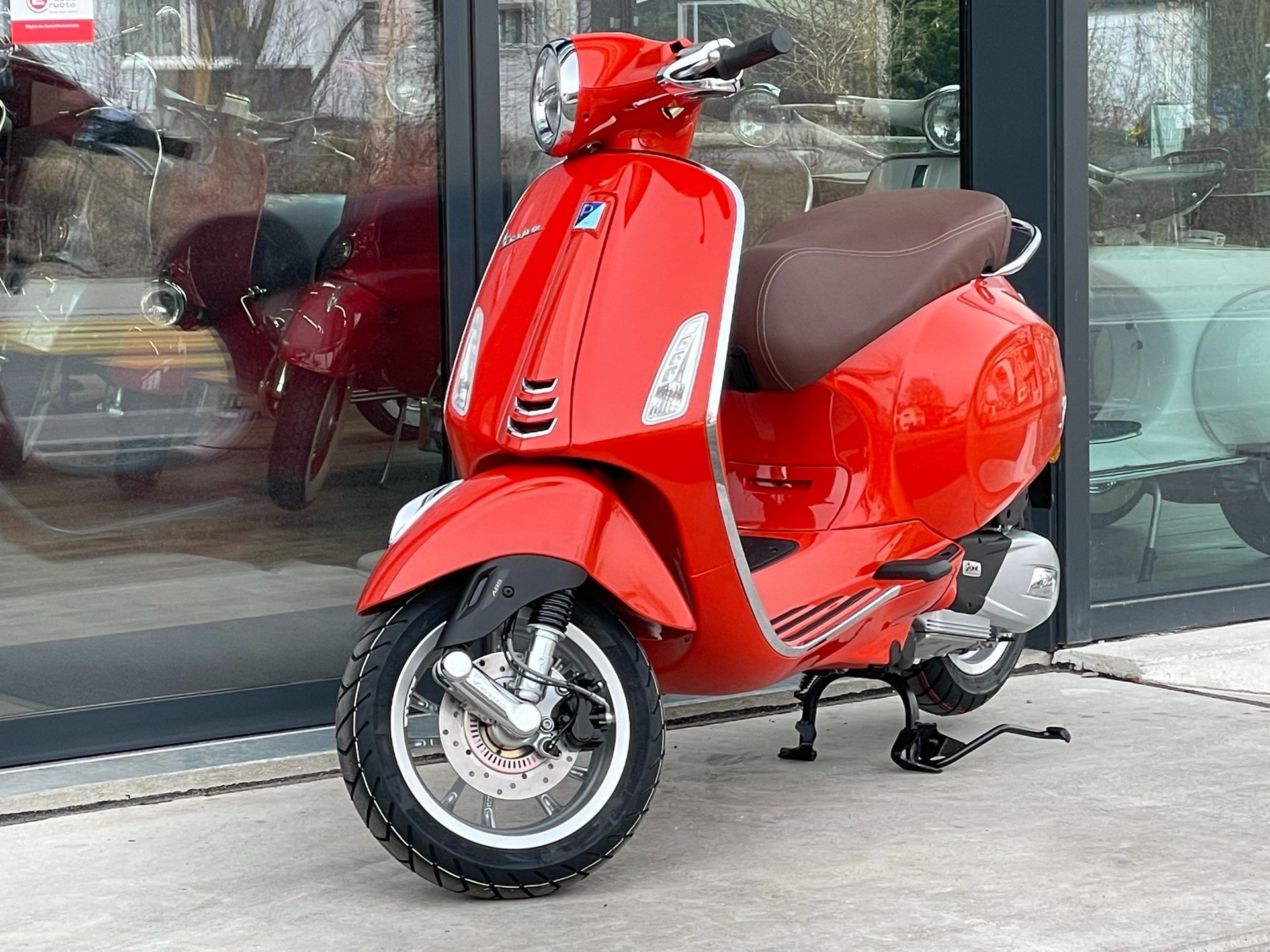 PIAGGIO Vespa 125 Primavera ABS-image-4