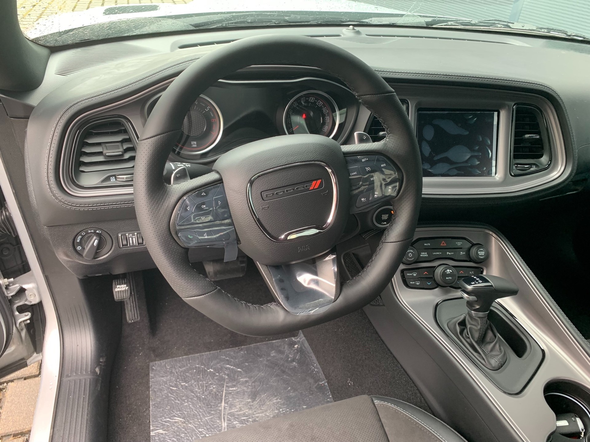 DODGE Challenger R/T Scat Pack 6.4 V8-image-8