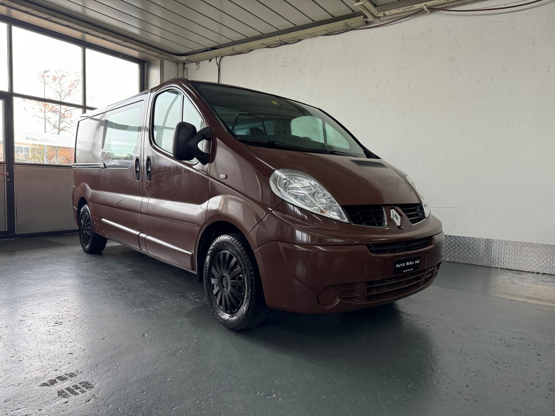 RENAULT Trafic 2.0 dCi 115 2.9t L2H1-image-1