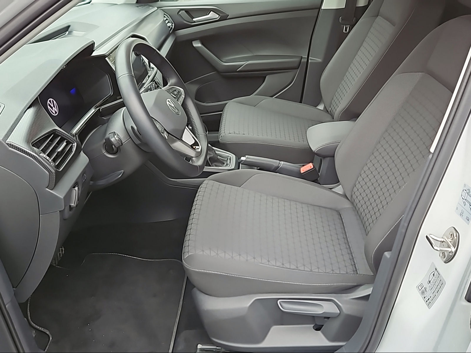VW T-Cross 1.0 TSI Life DSG-image-4