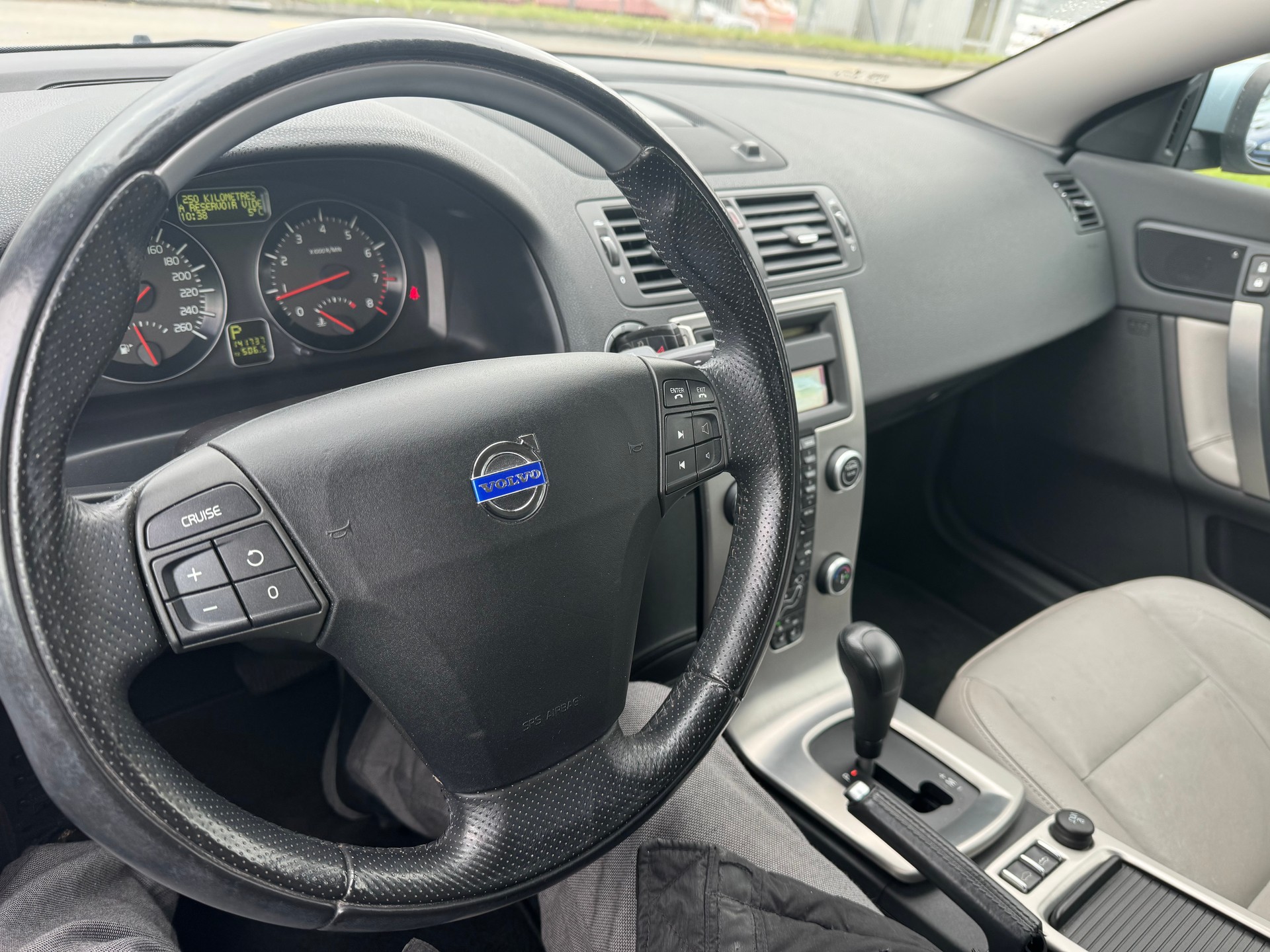 VOLVO C70 T5 Momentum Geartronic-image-14