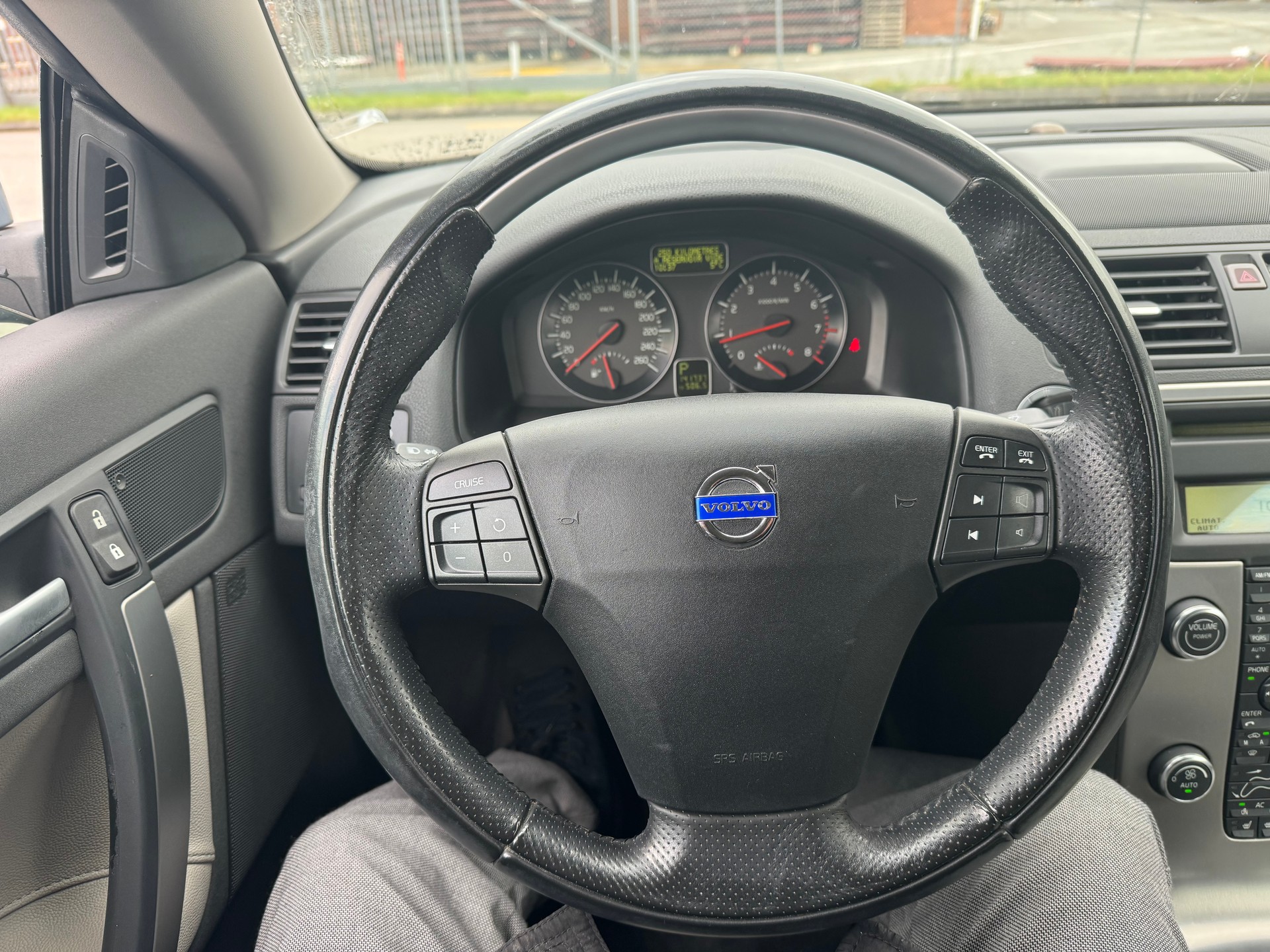 VOLVO C70 T5 Momentum Geartronic-image-9