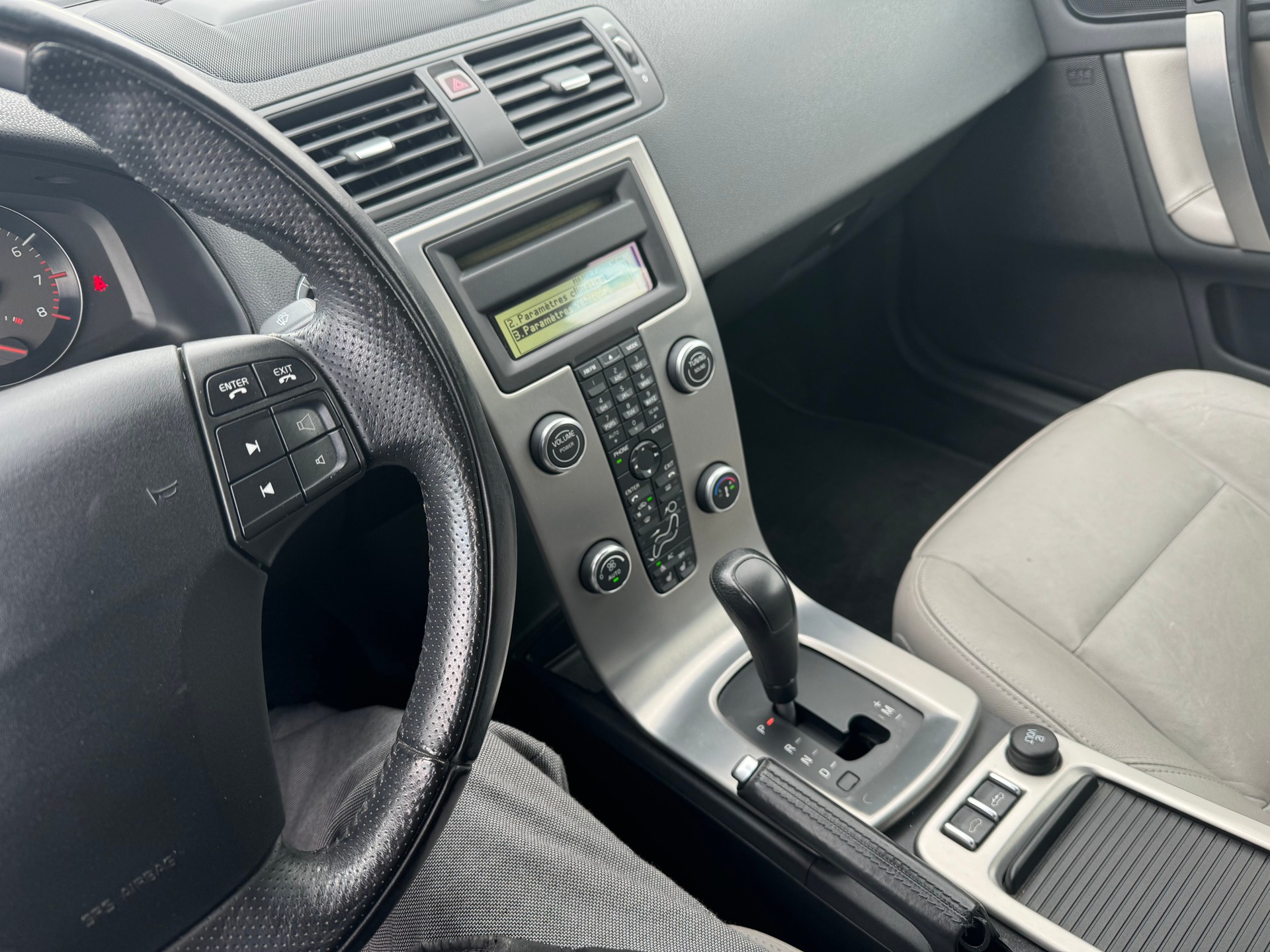 VOLVO C70 T5 Momentum Geartronic-image-13