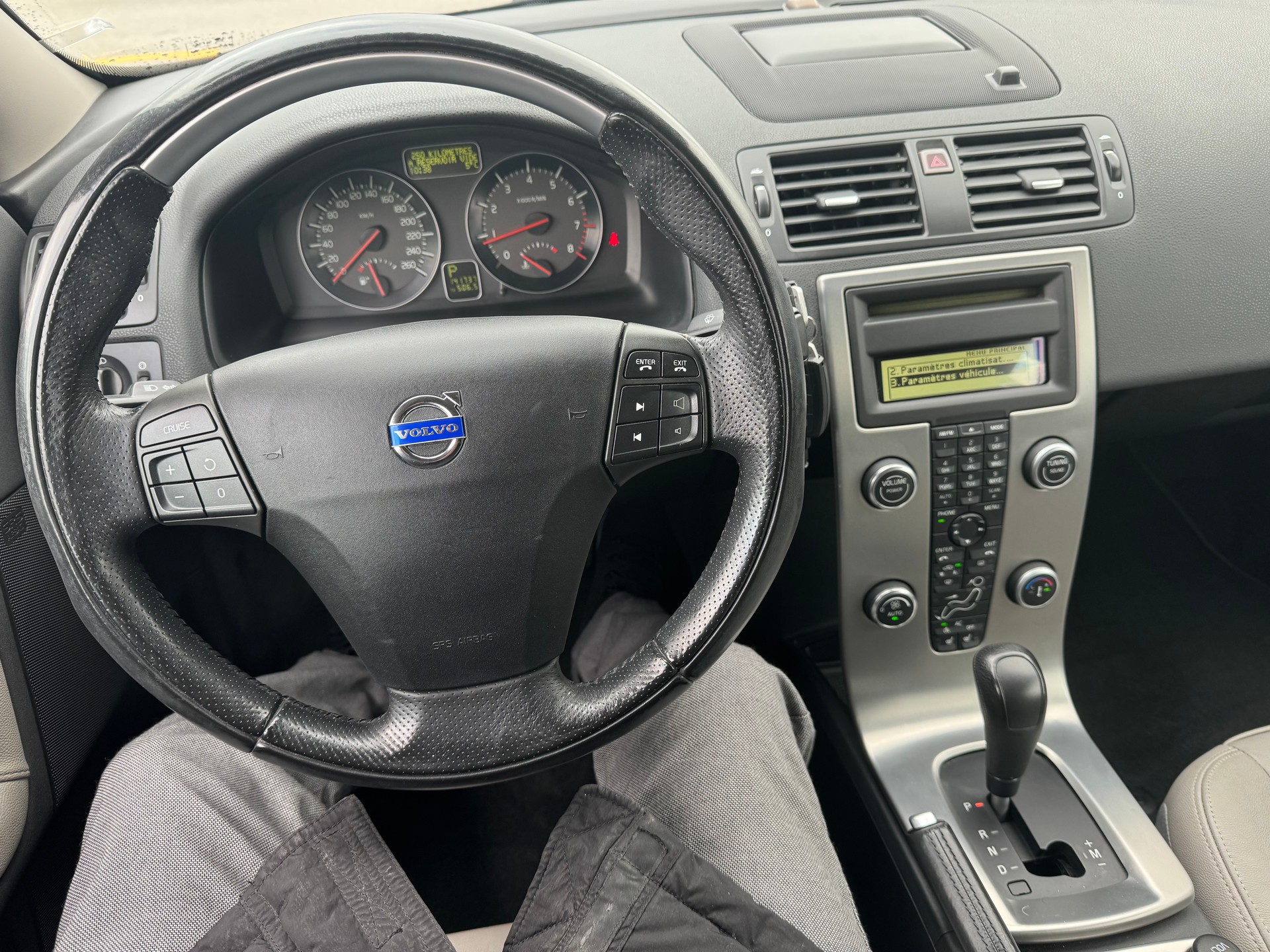 VOLVO C70 T5 Momentum Geartronic-image-12