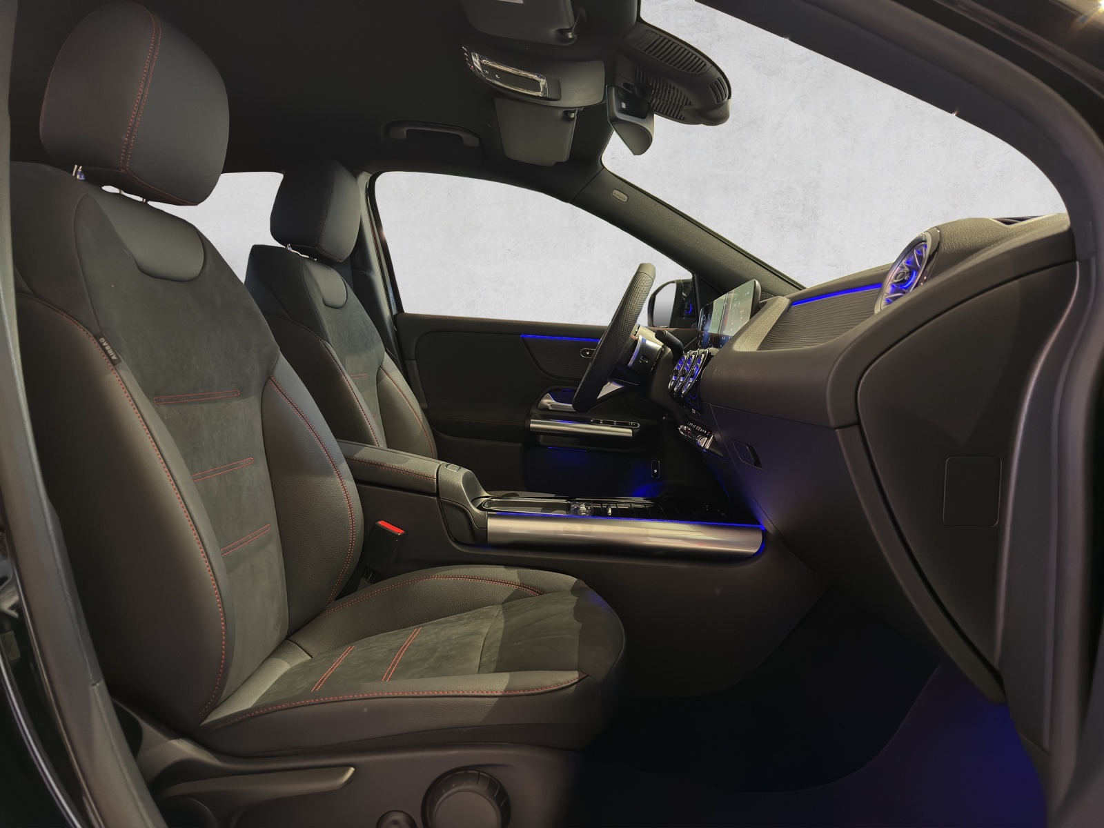 MERCEDES-BENZ GLA 200 7G-DCT-image-7