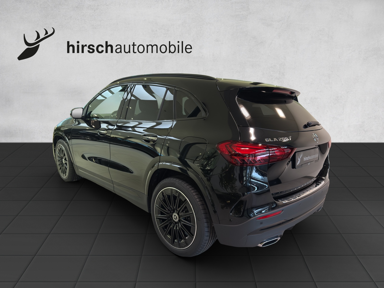 MERCEDES-BENZ GLA 200 7G-DCT-image-1
