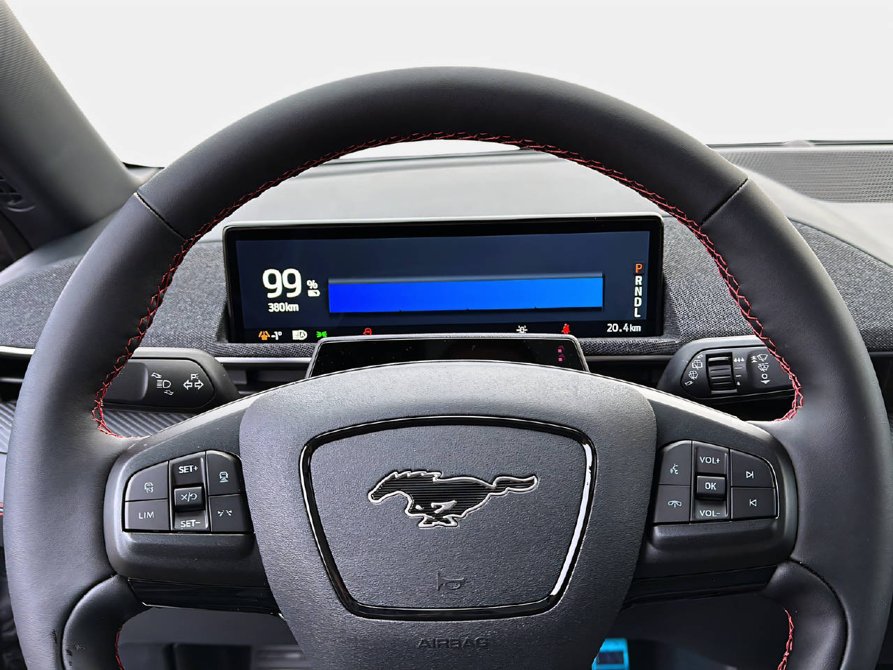 FORD Mustang Mach-E Premium AWD-image-10