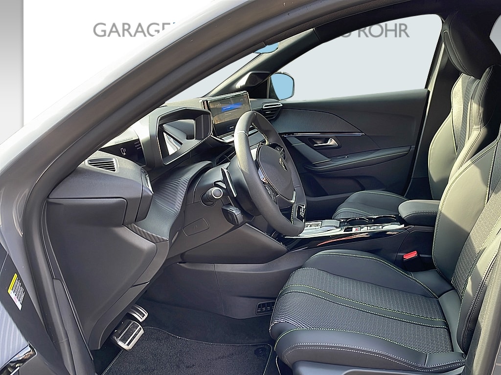 PEUGEOT 208 1.2 MHEV 136 GT-image-5
