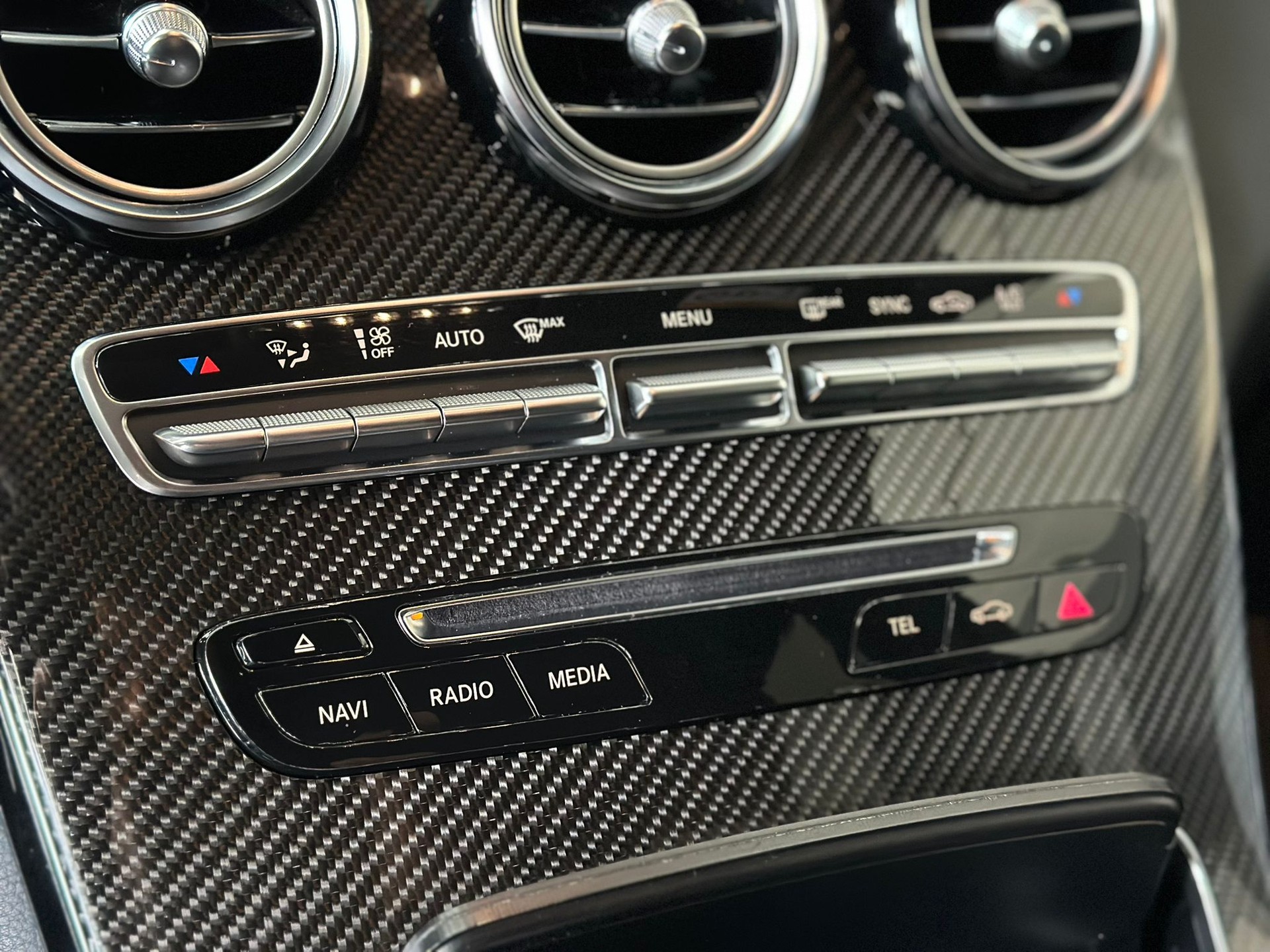 MERCEDES-BENZ GLC 63 S AMG 4Matic+ 9G-Tronic-image-15