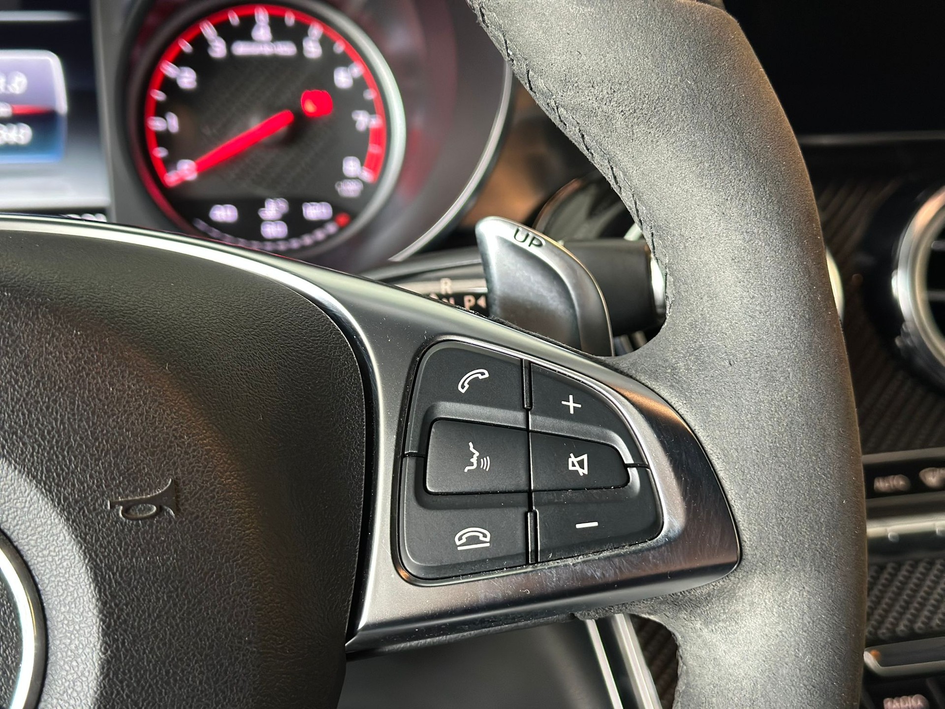 MERCEDES-BENZ GLC 63 S AMG 4Matic+ 9G-Tronic-image-12