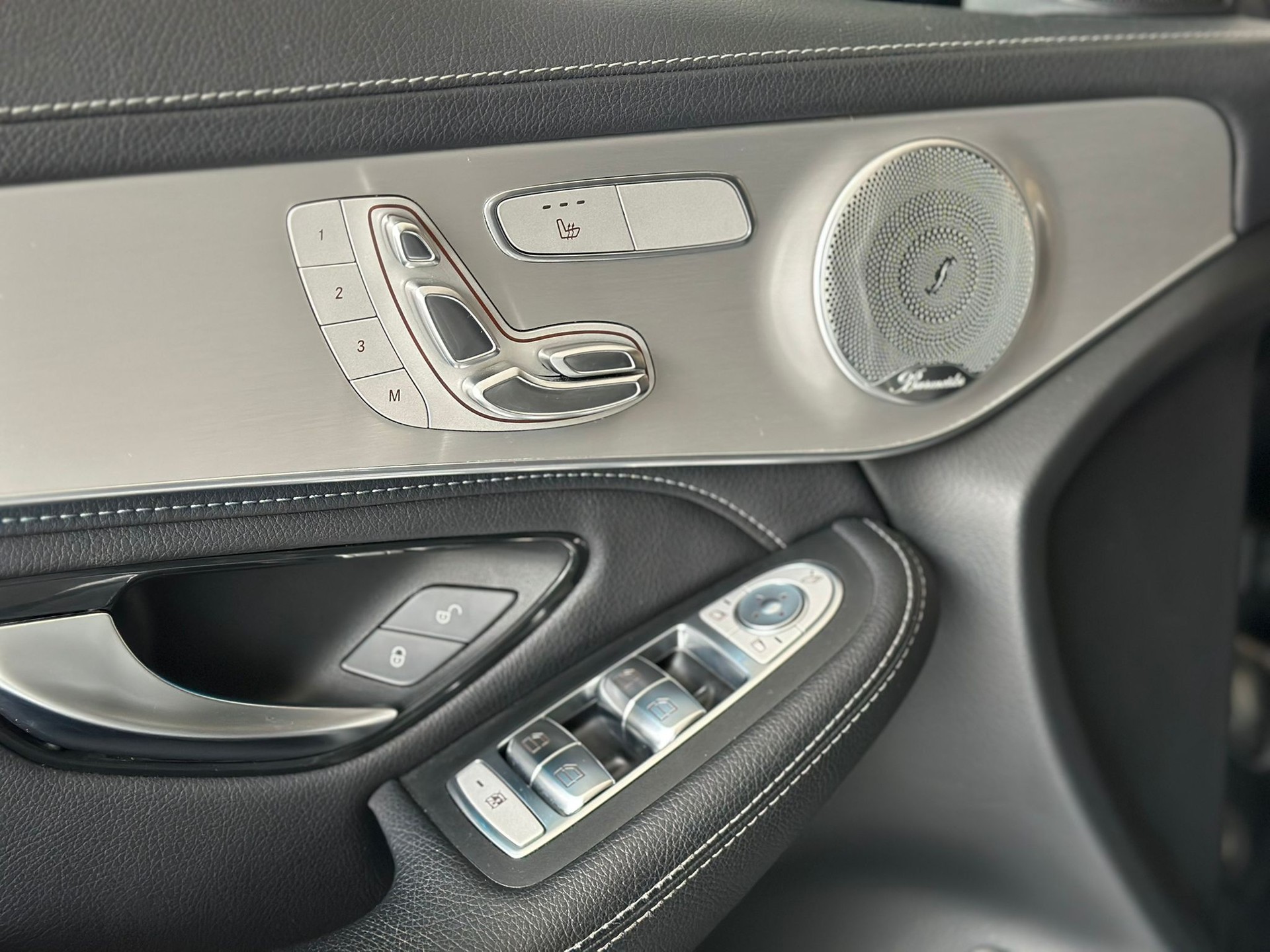 MERCEDES-BENZ GLC 63 S AMG 4Matic+ 9G-Tronic-image-13