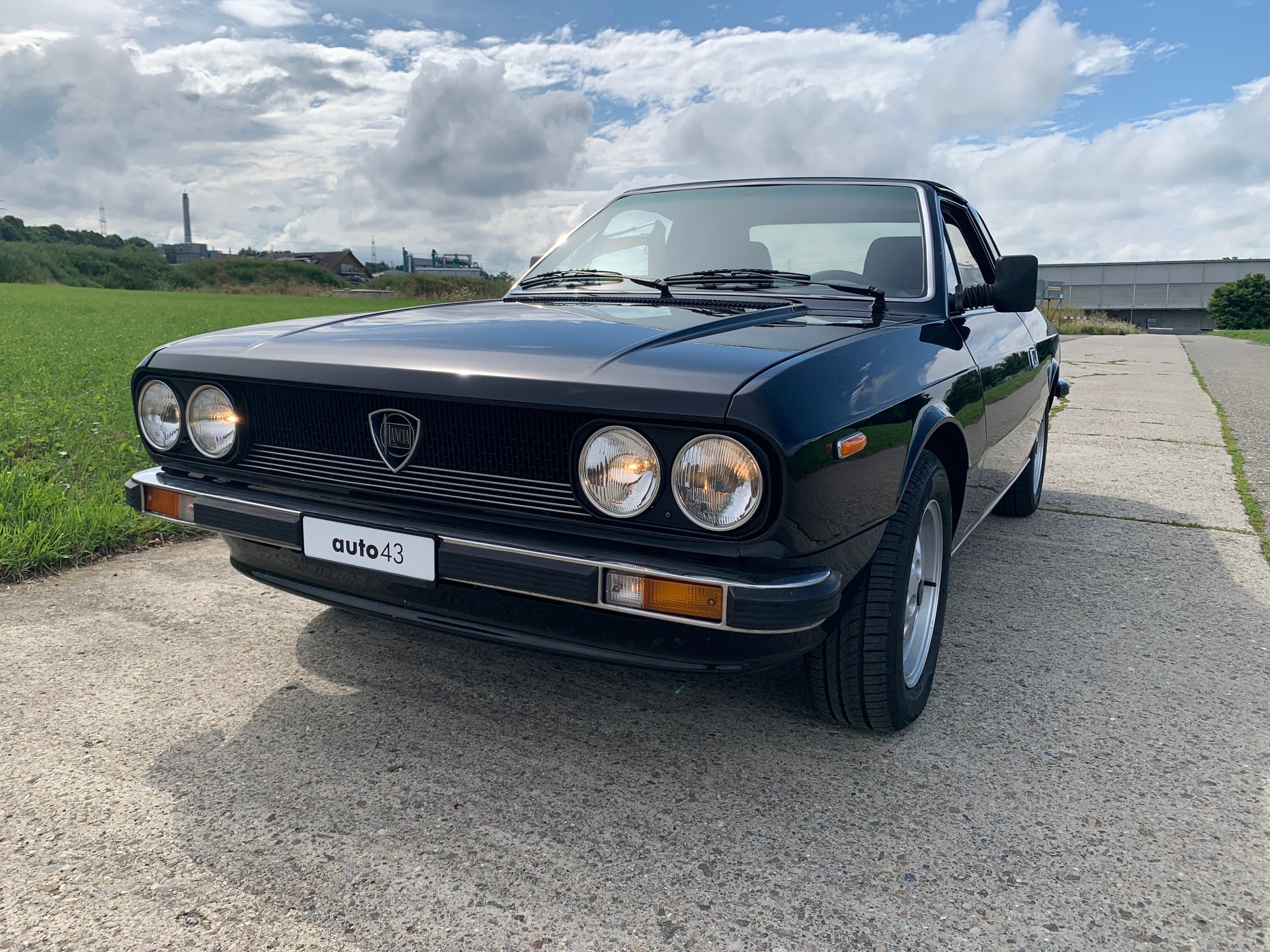 LANCIA Beta 2000 Spider-showroom-element-1